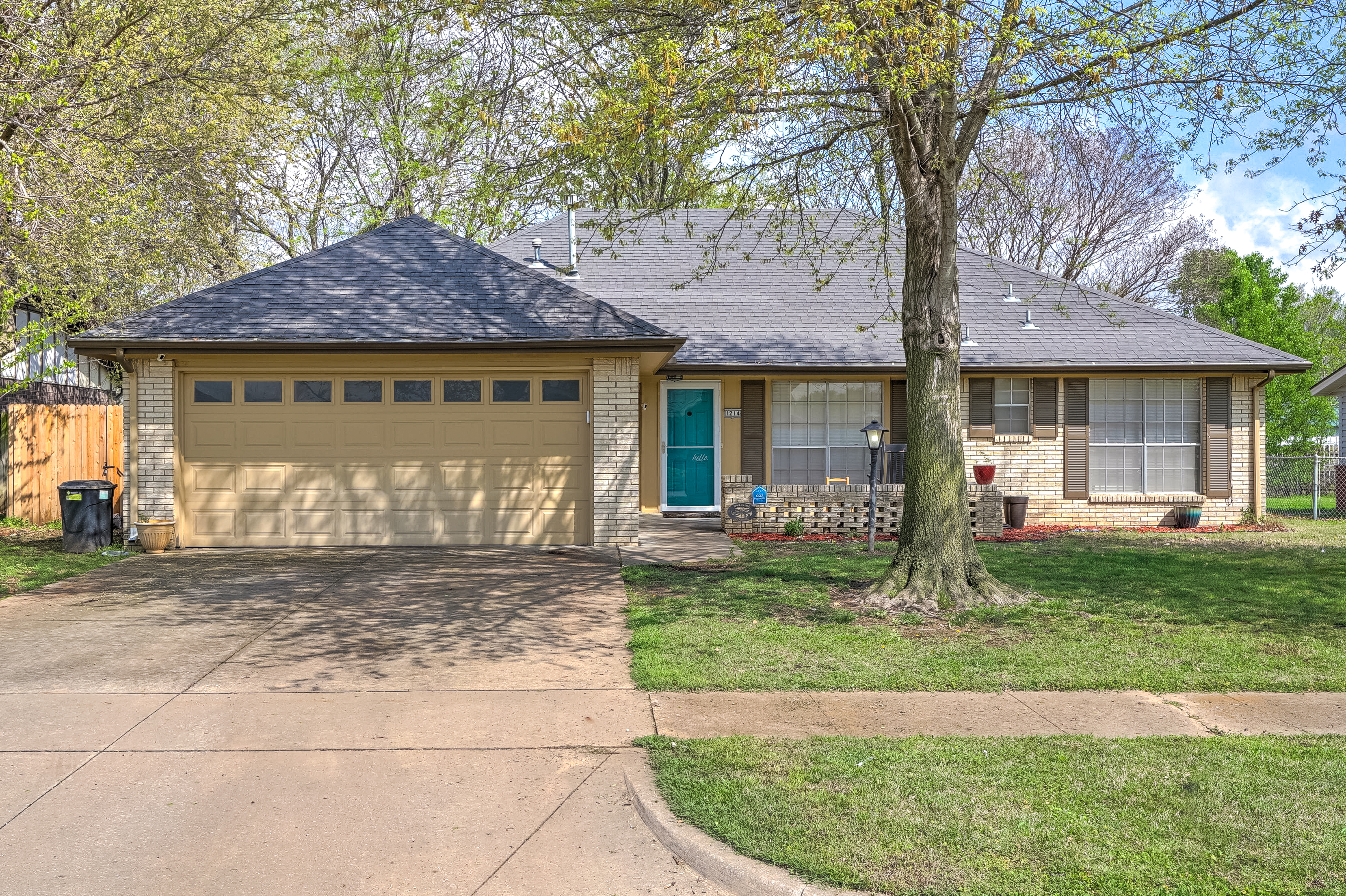 1214 E Freeport Street Property Photo 1