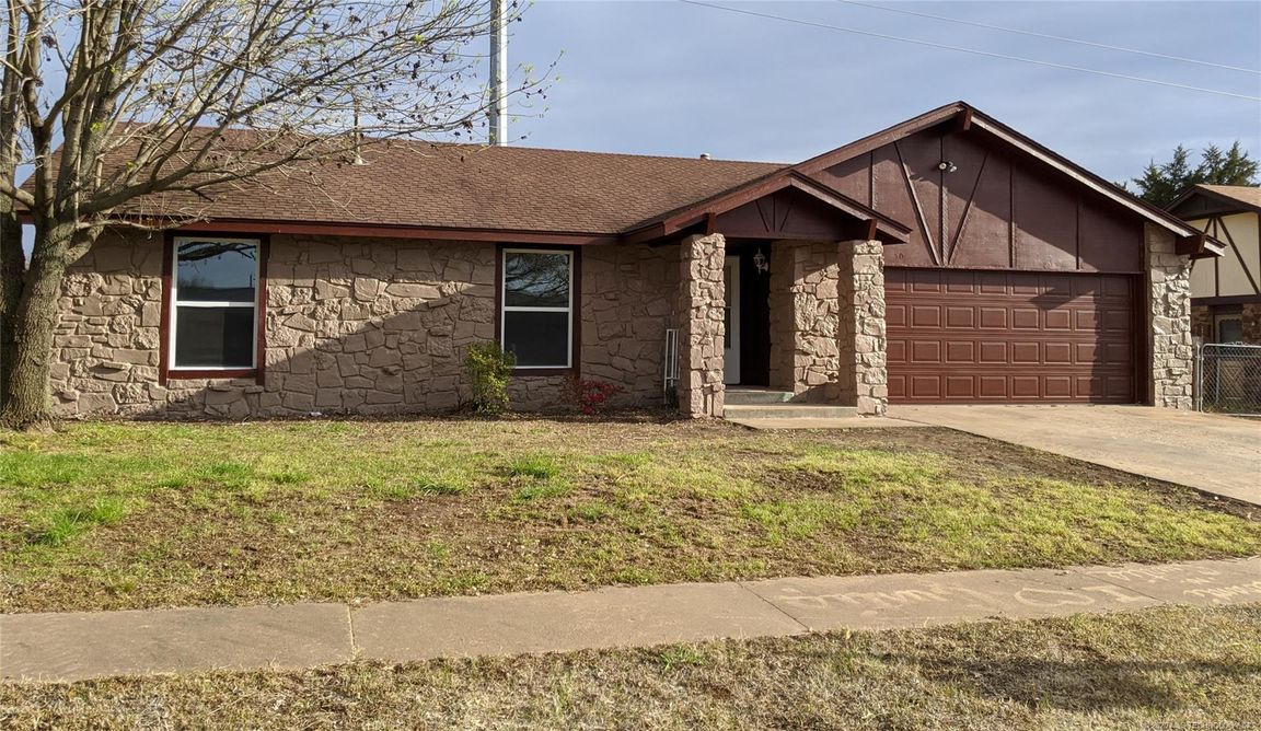 508 W Trinidad Drive Property Photo 1