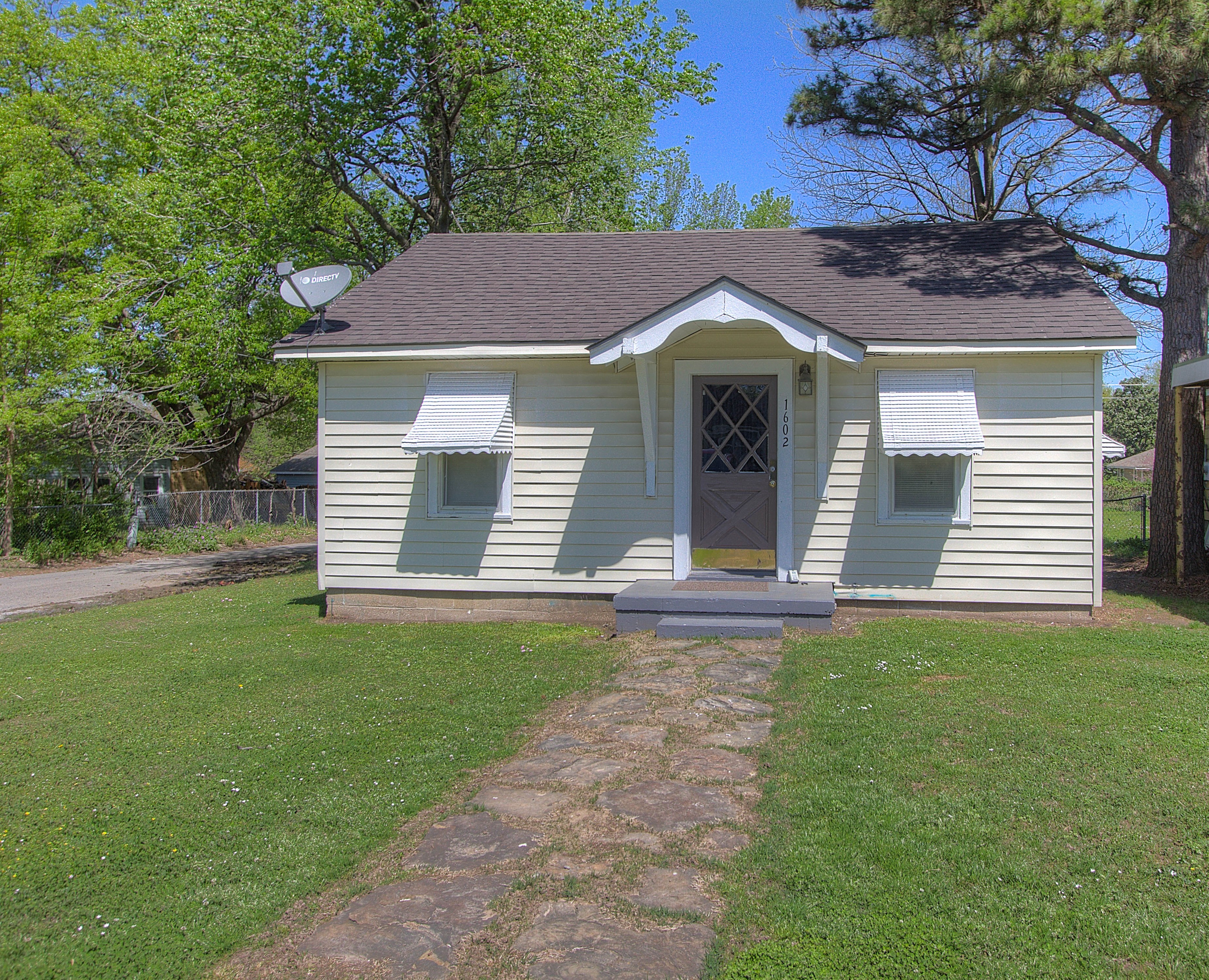 1602 Elmira Street Property Photo 1