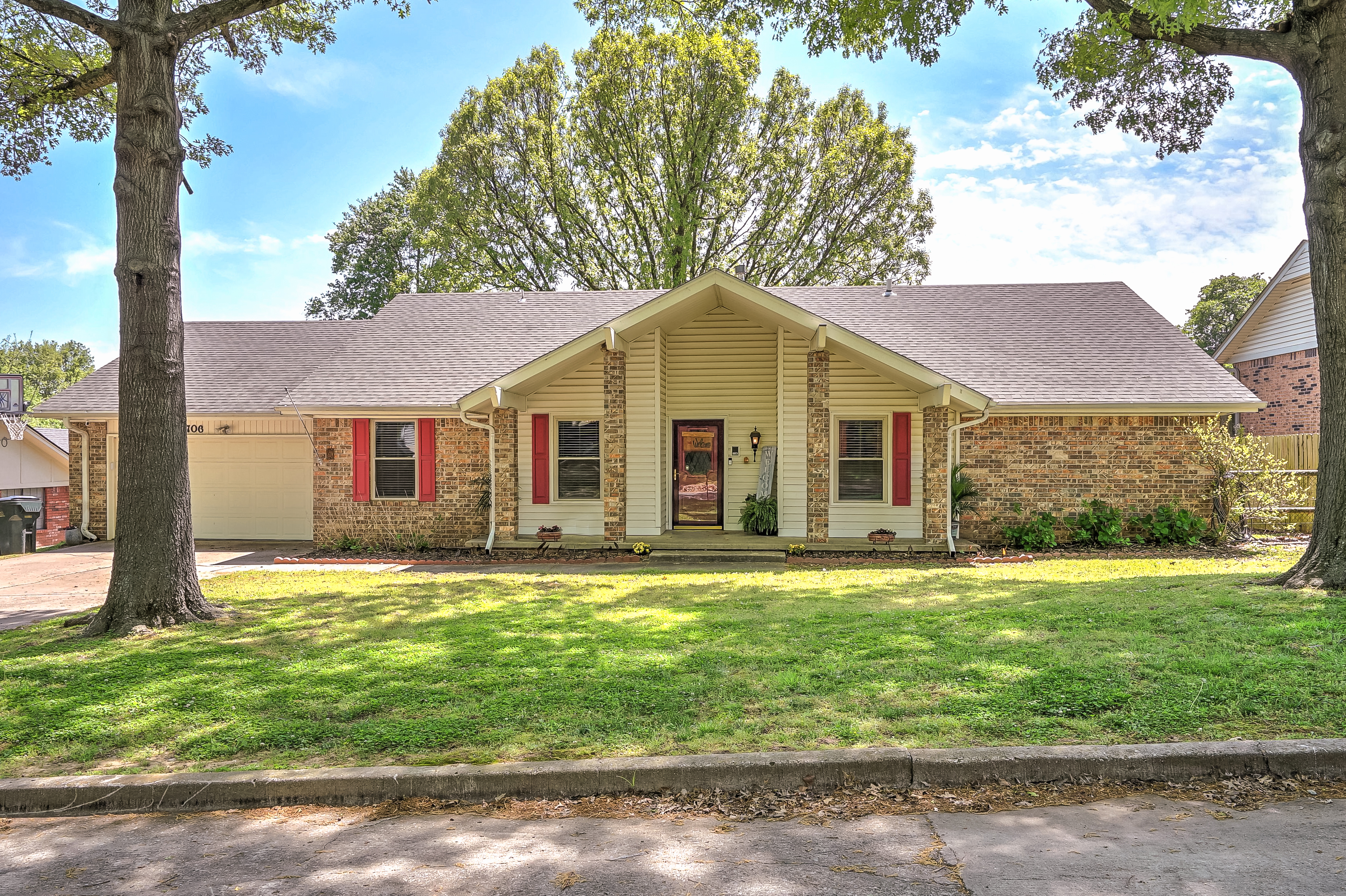 1706 Glendale Road Property Photo 1