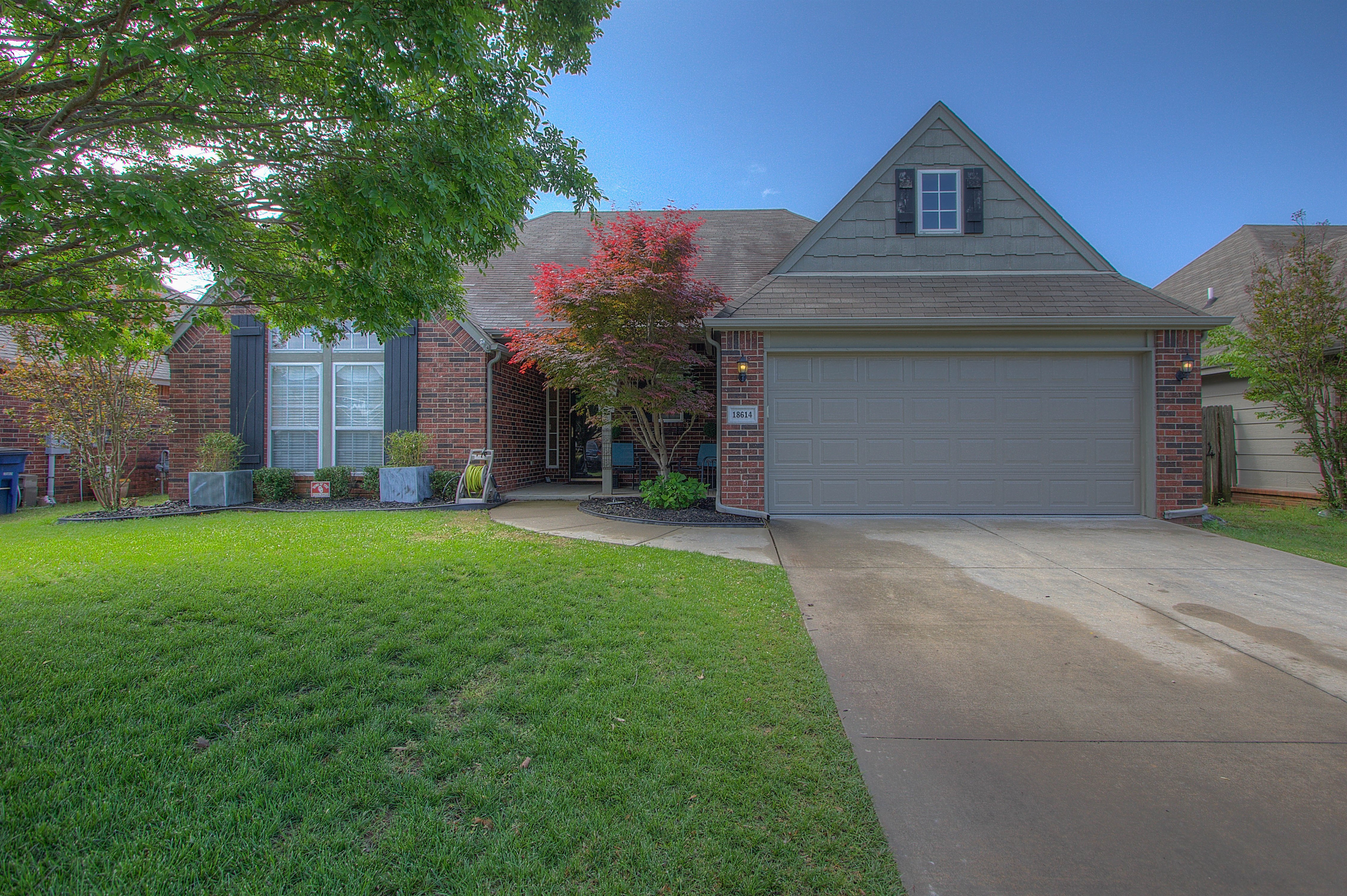 18614 E 50th Place Property Photo 1