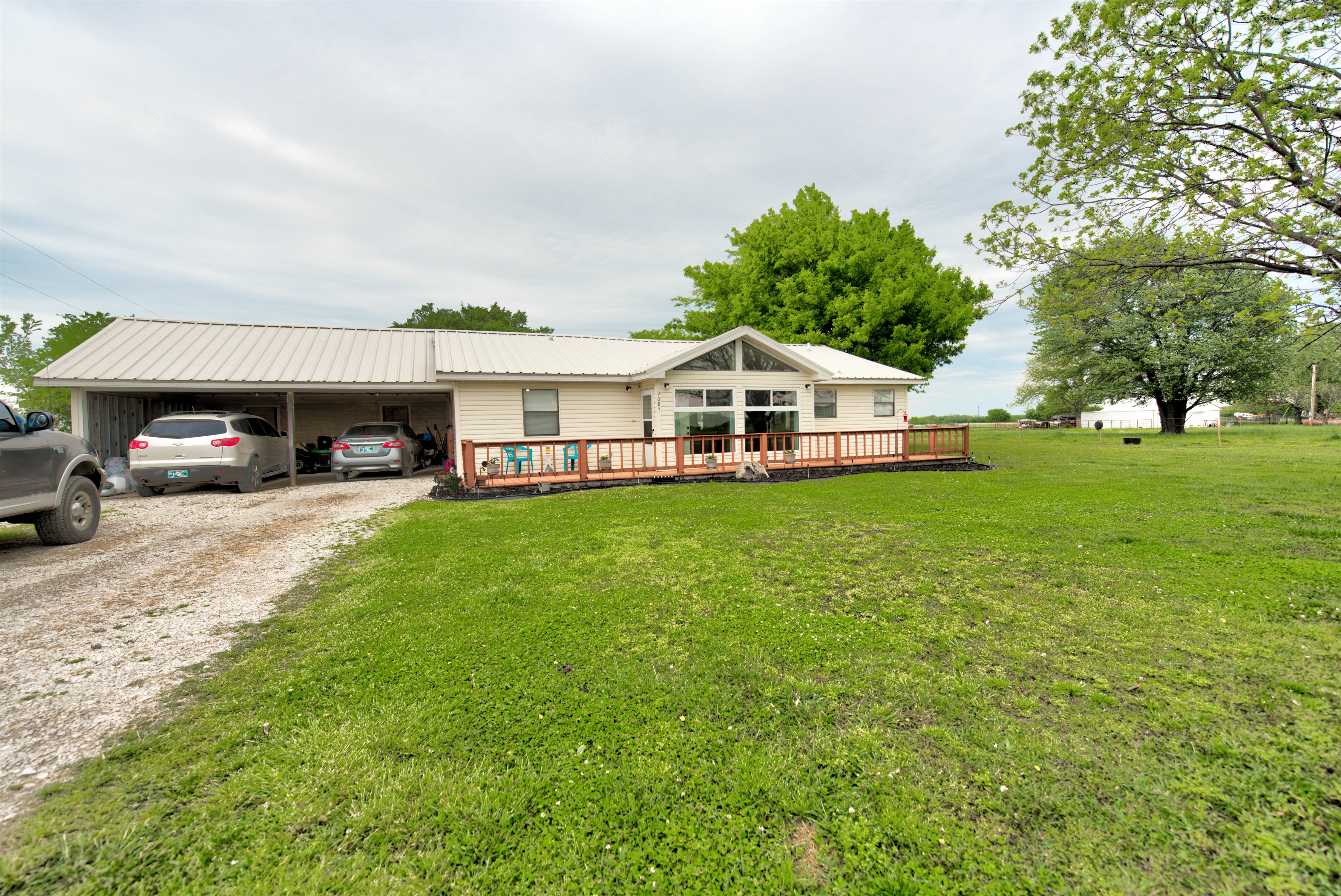 9085 Hectorville Road Property Photo 1
