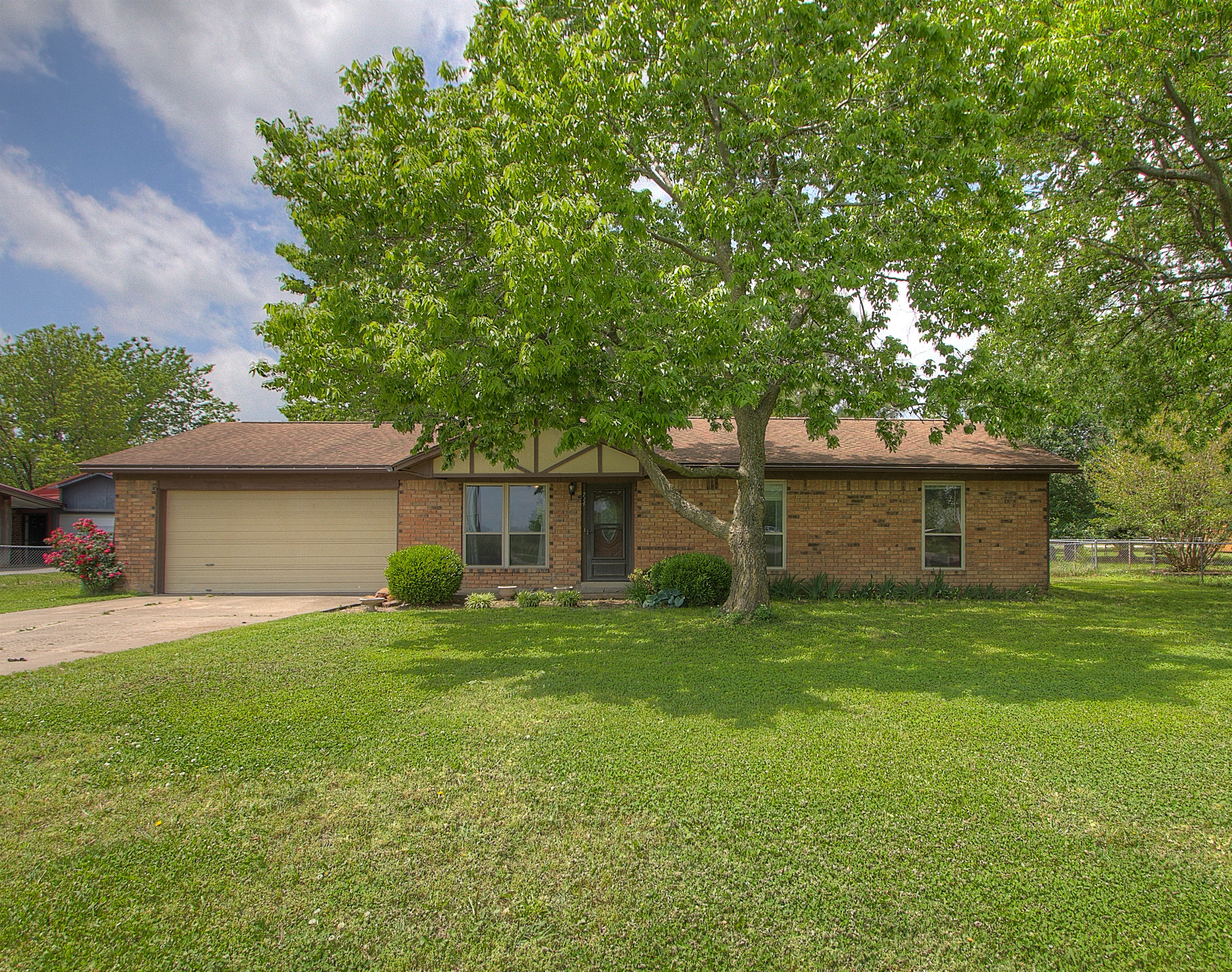 714 Russell Avenue Property Photo 1