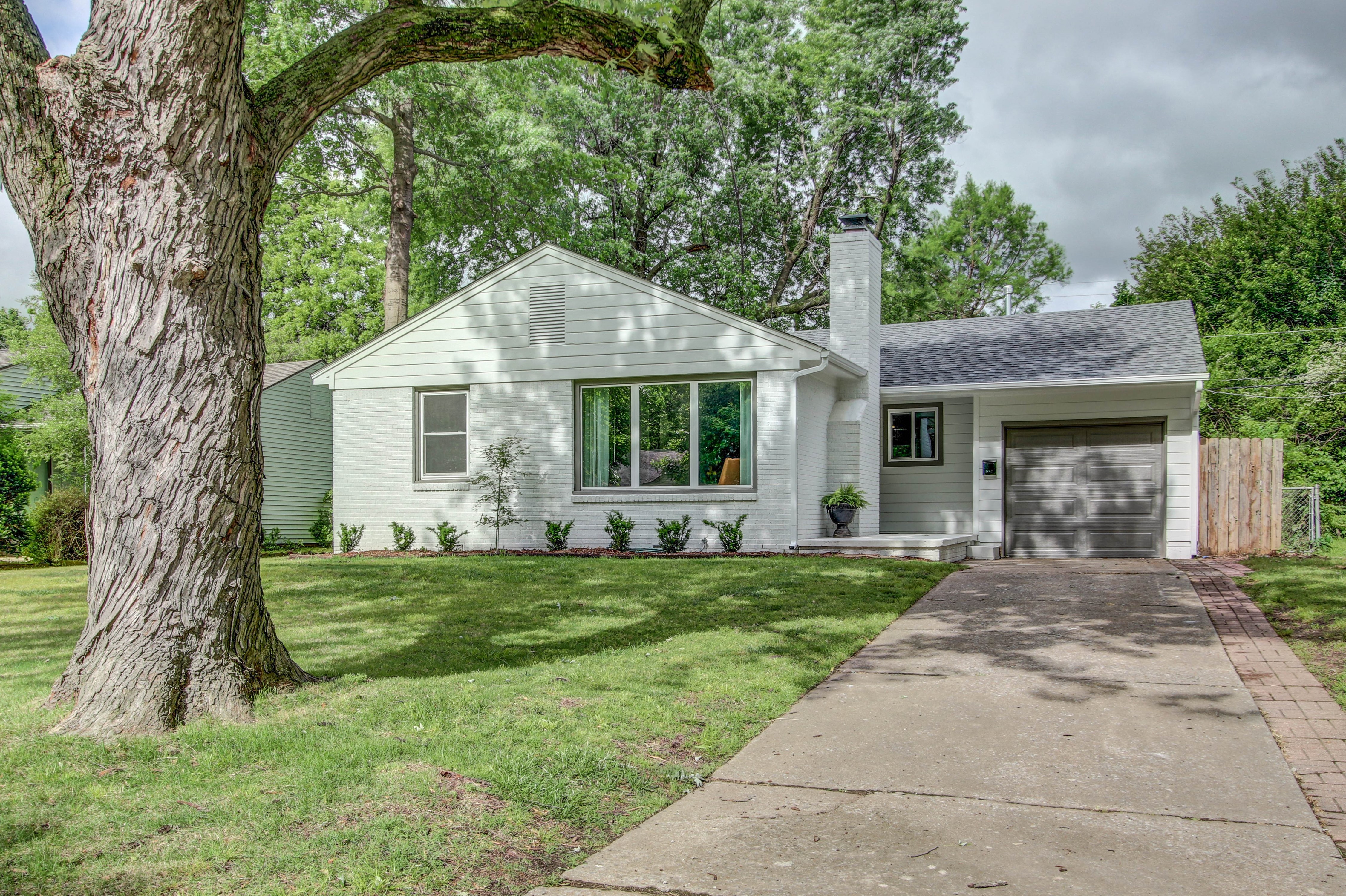 4918 S Madison Avenue Property Photo 1