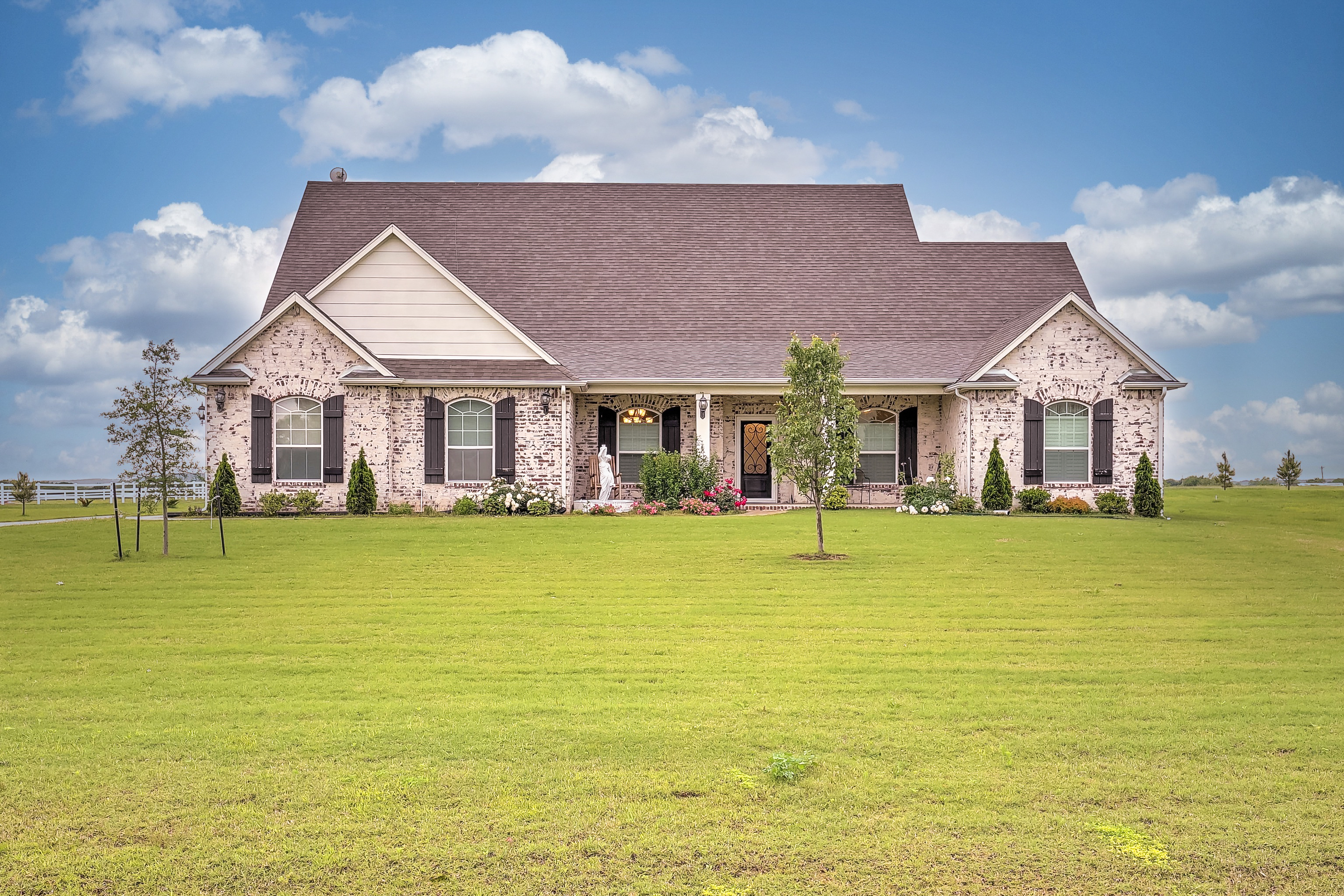 19200 Carriage Court Property Photo 1