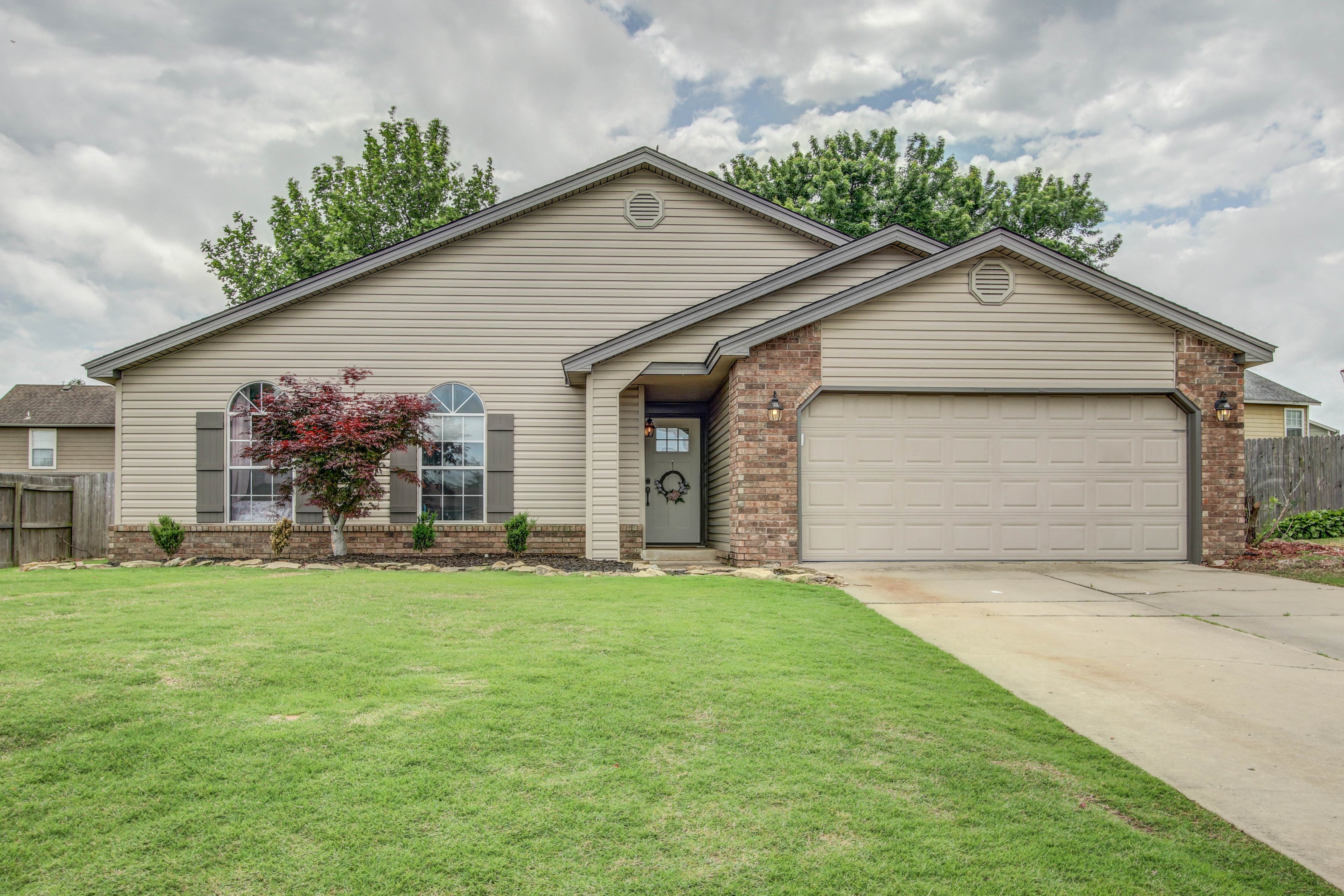 1513 W Edgewater Place Property Photo 1