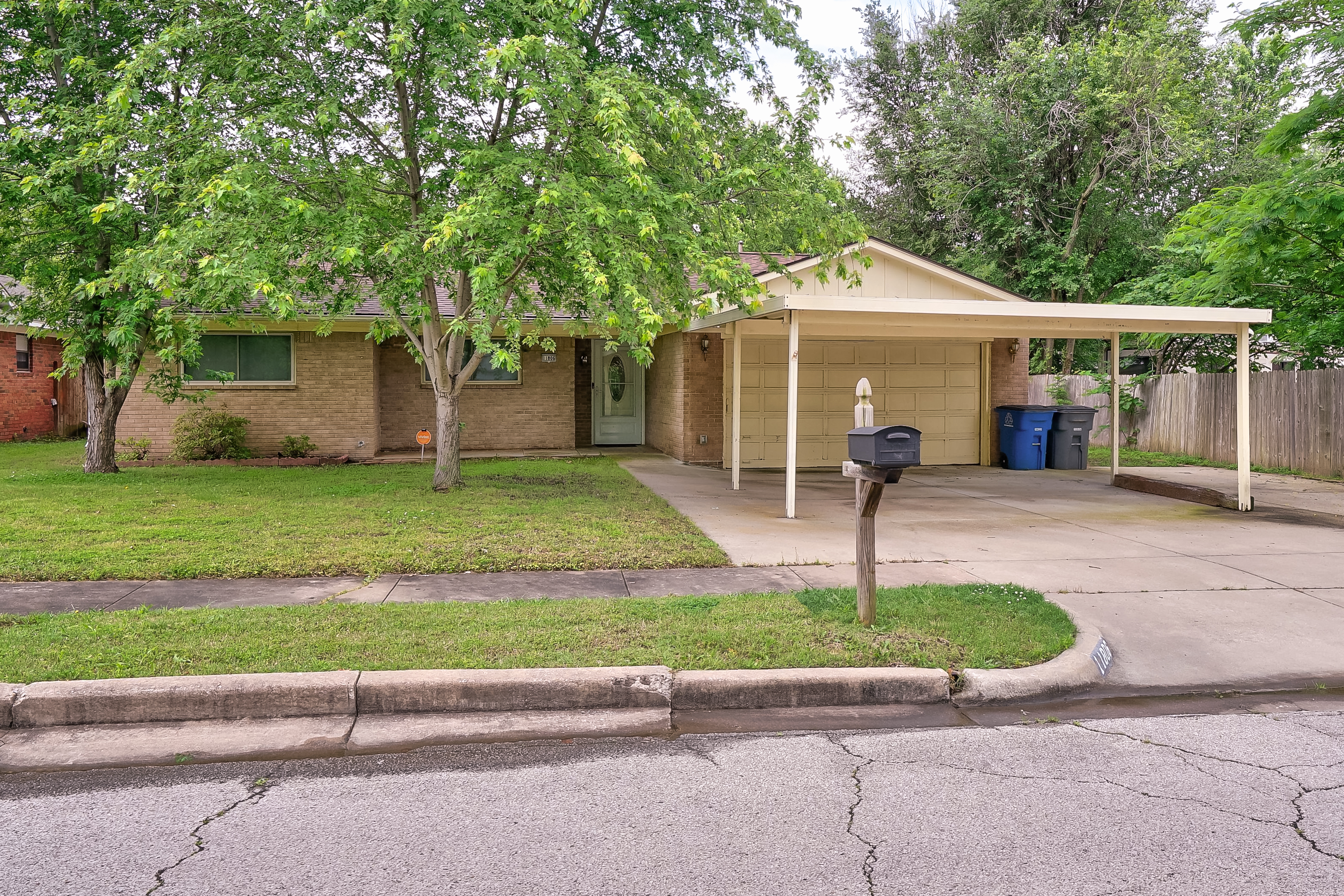 11806 E 16th Street Property Photo 1