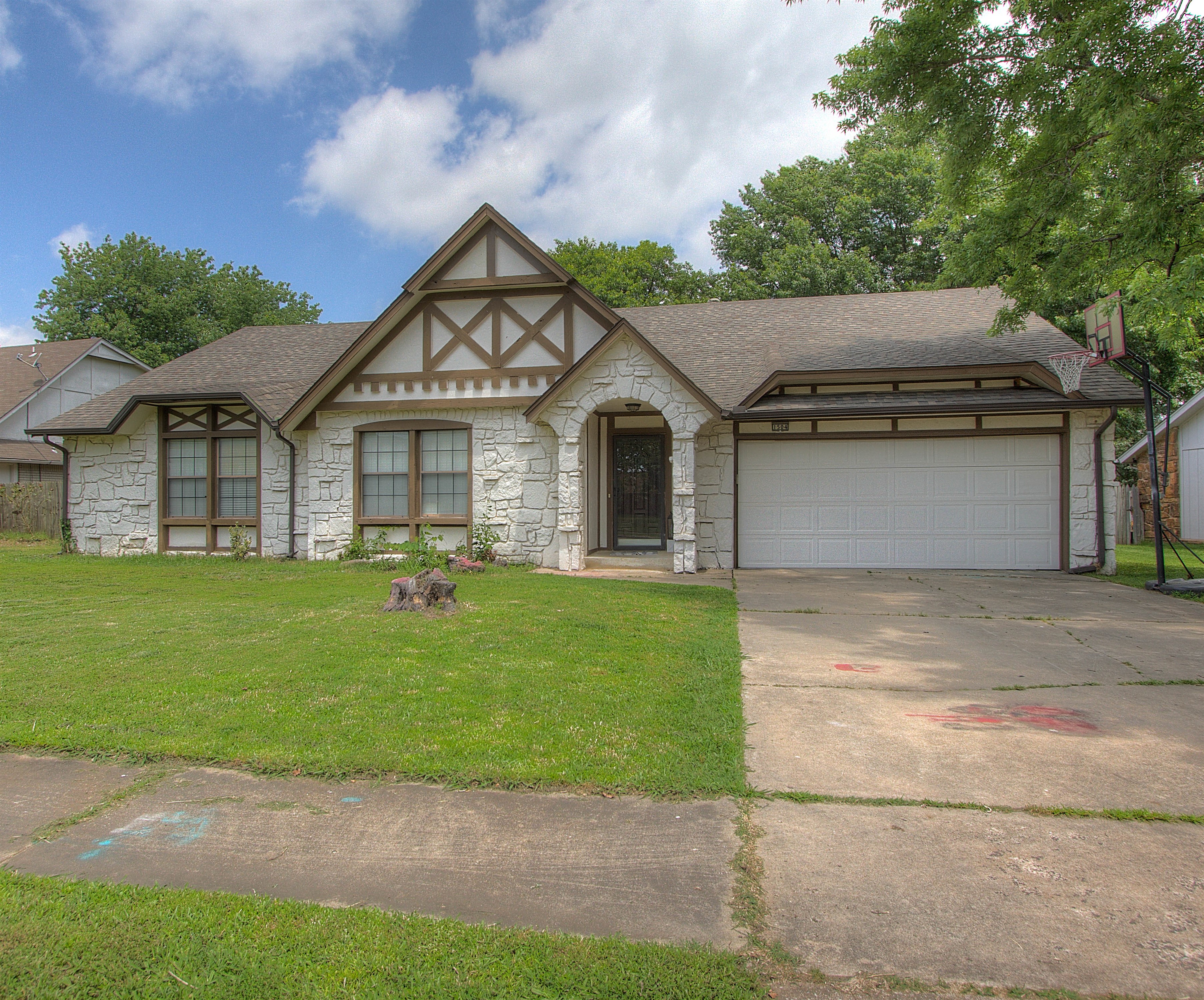 1504 E Reno Street Property Photo 1