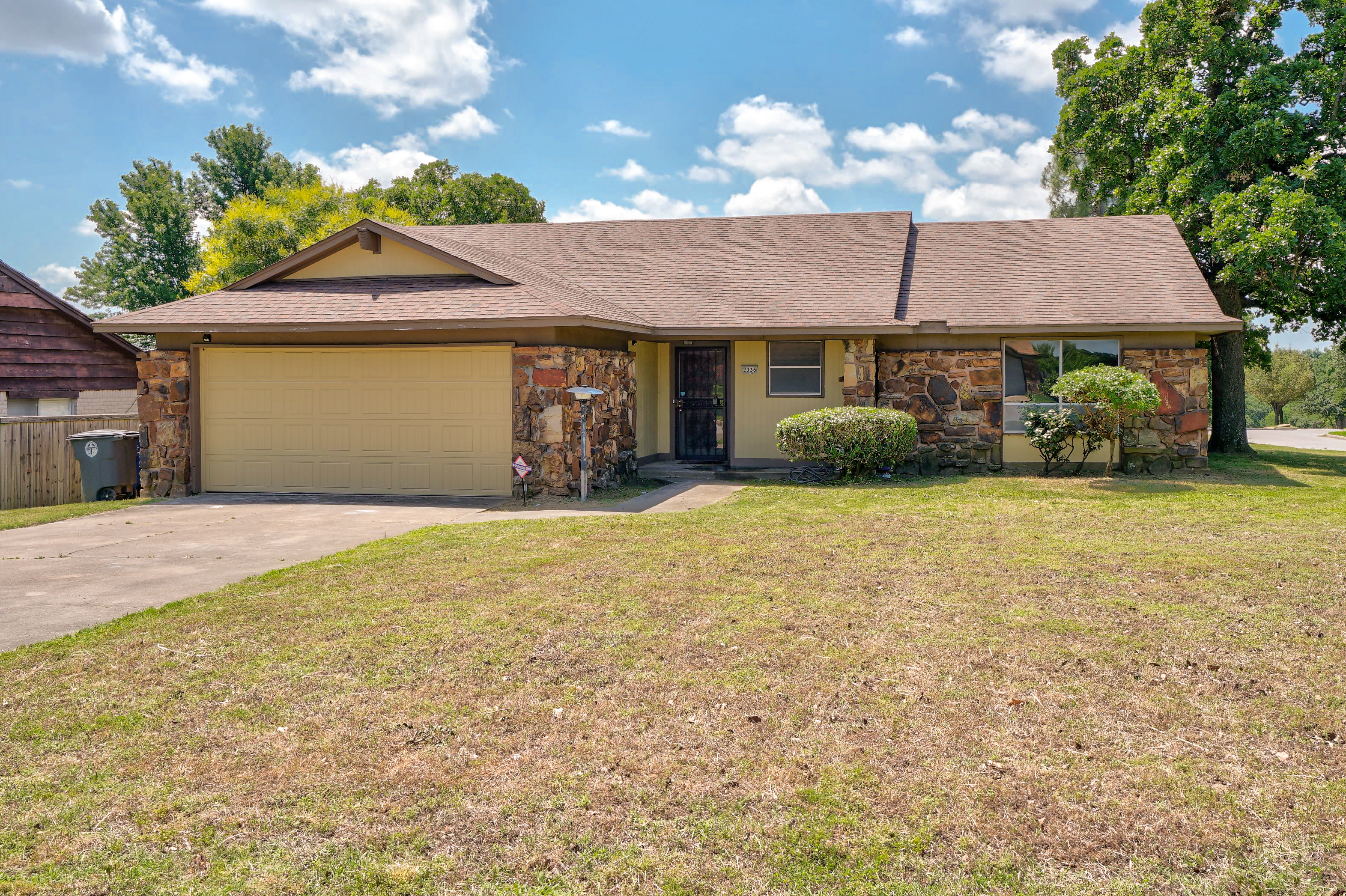 2336 W Oklahoma Place Property Photo 1