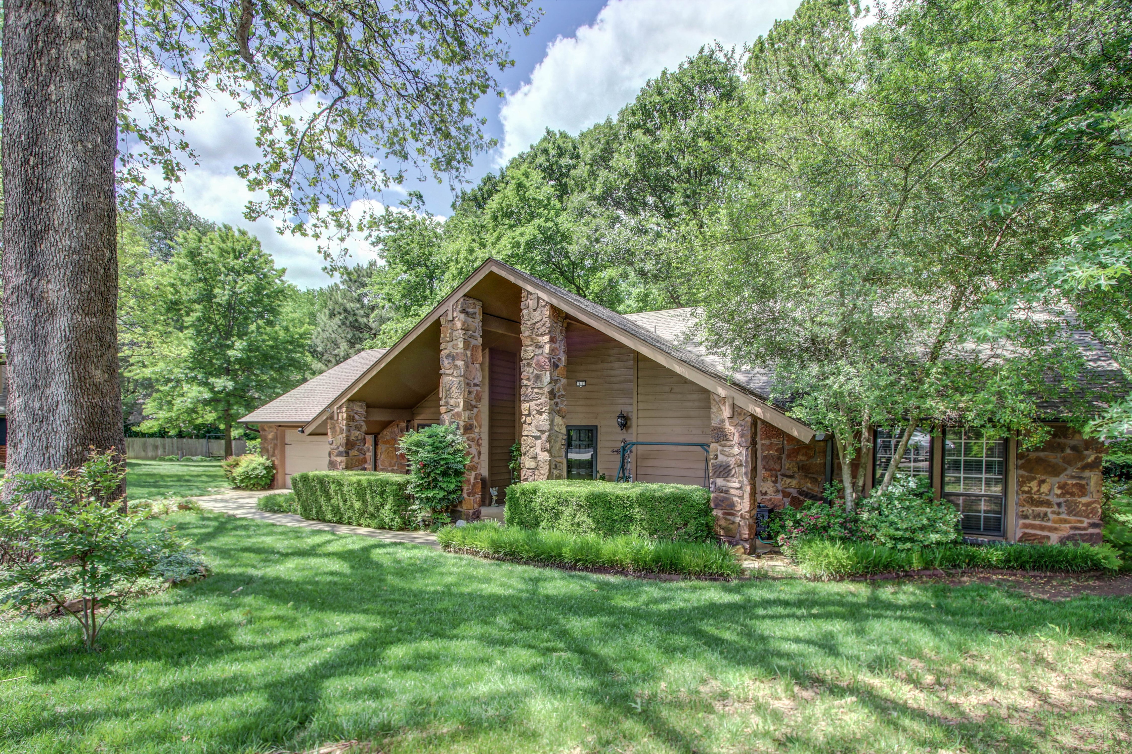 912 S Park Circle Property Photo 1