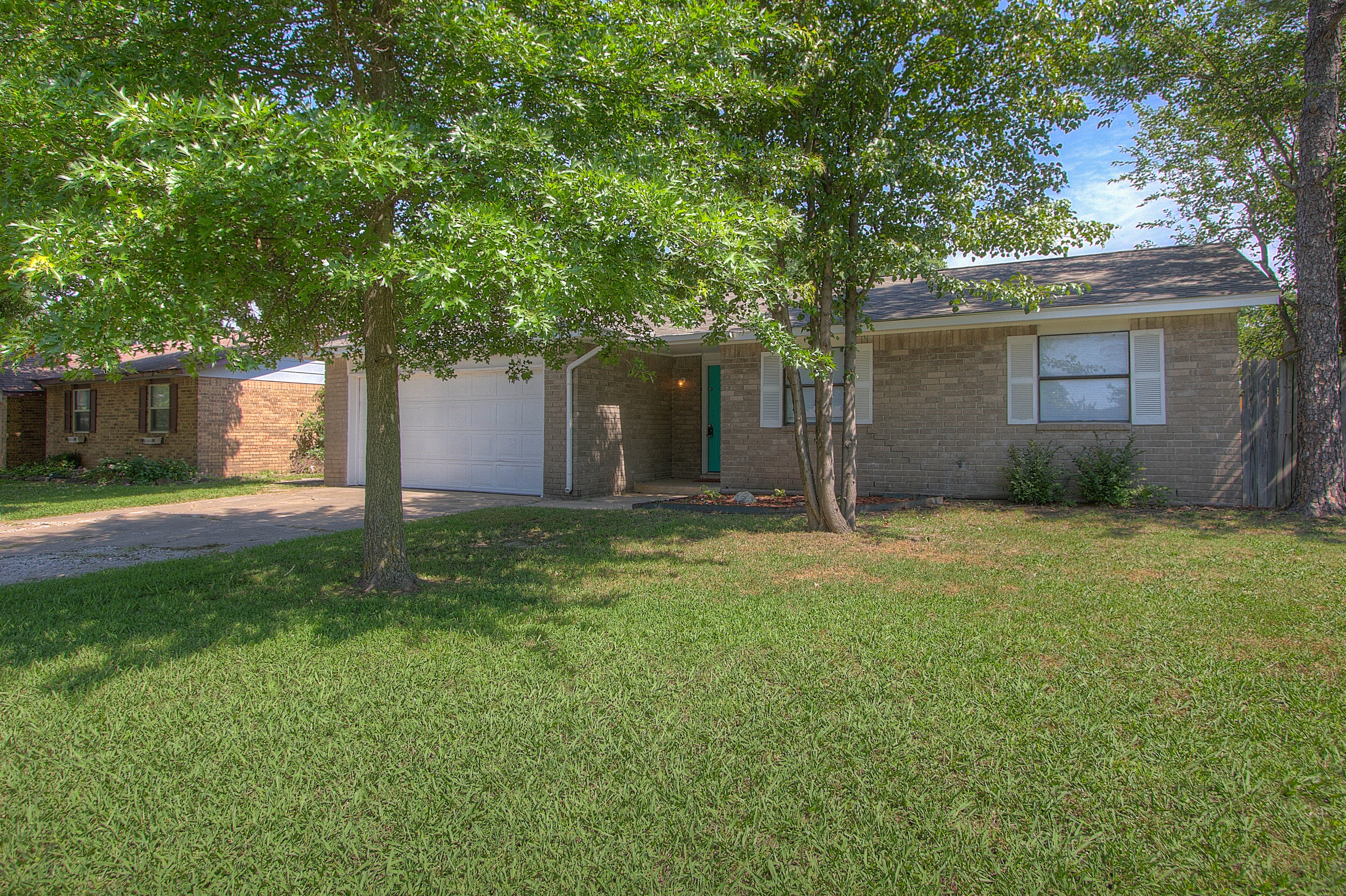 641 E 140th Street Property Photo 1