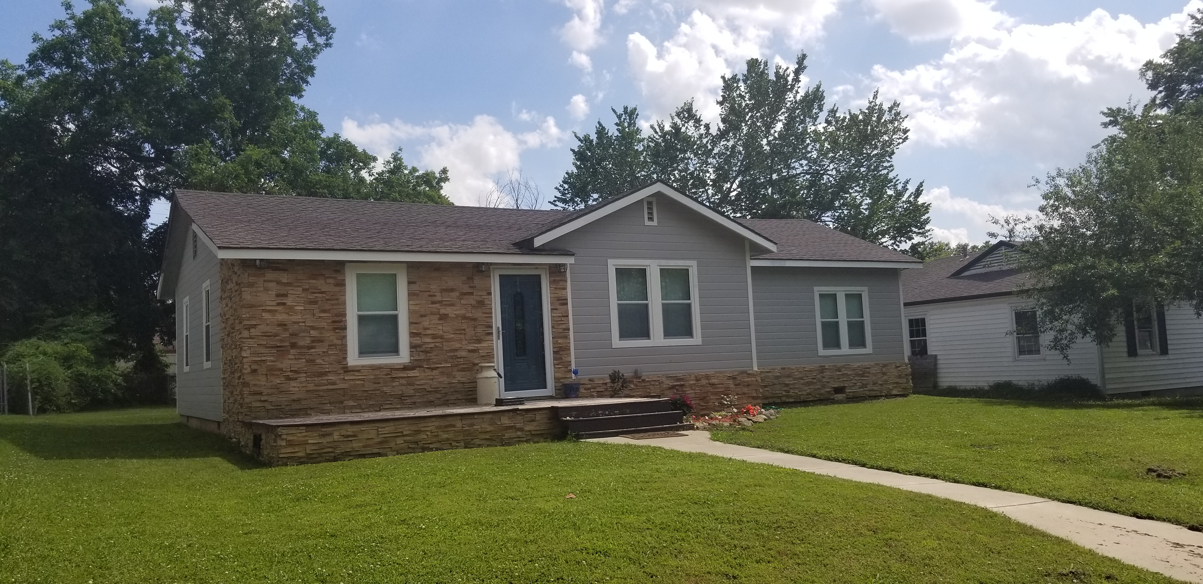 309 E 12th Place Property Photo 1