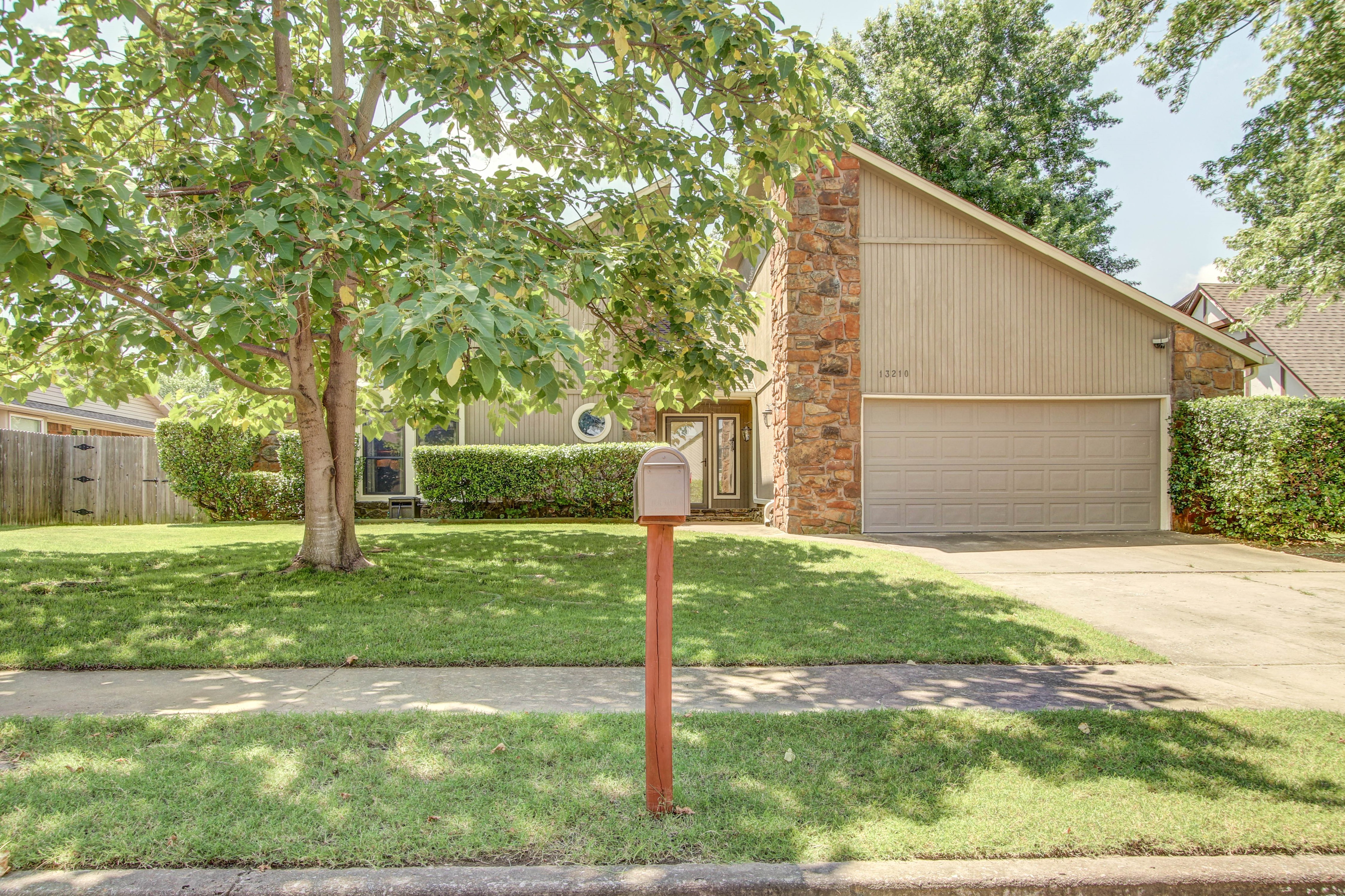 13210 E 38th Street Property Photo 1