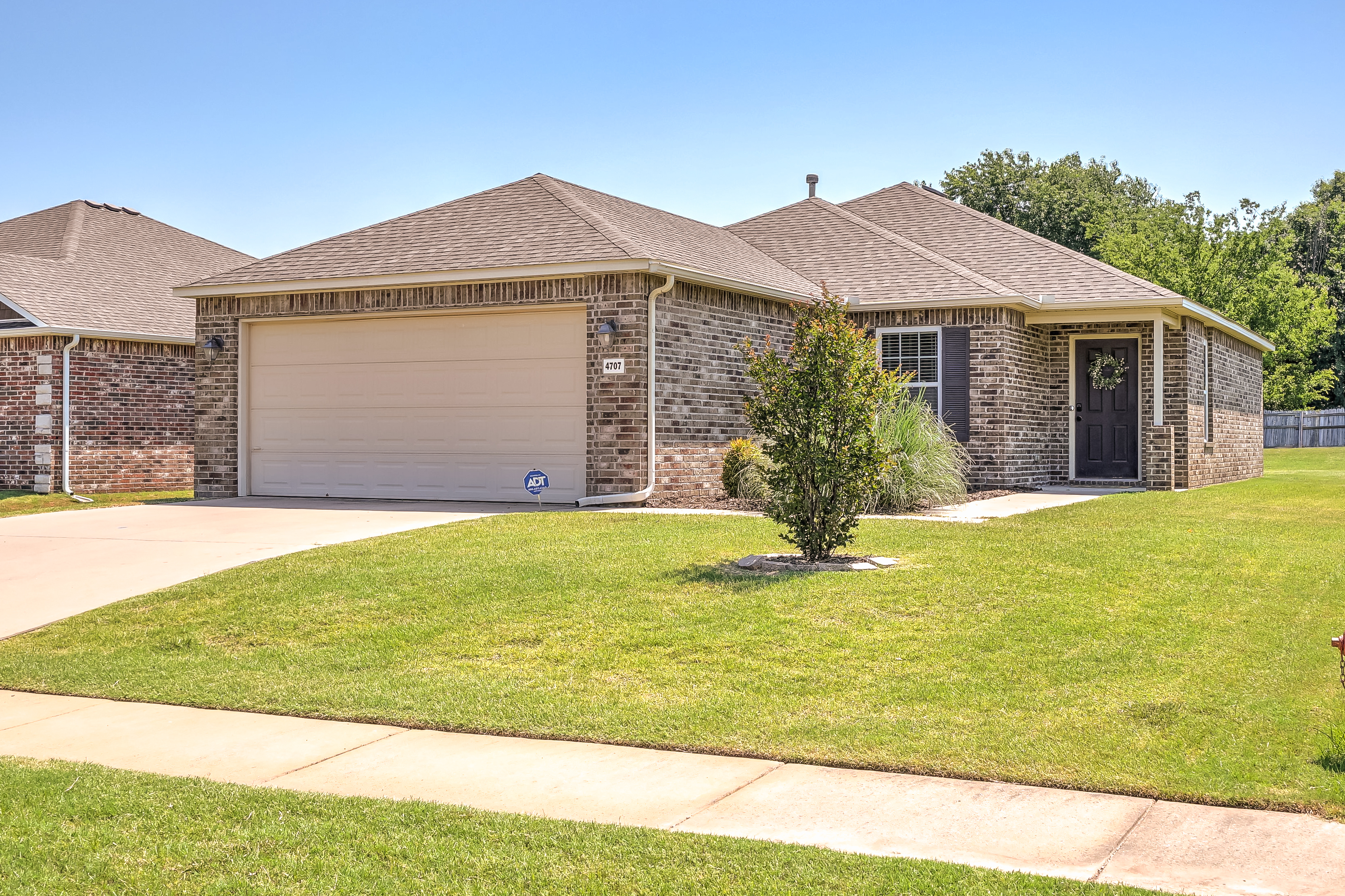 4707 S Ash Drive Property Photo 1