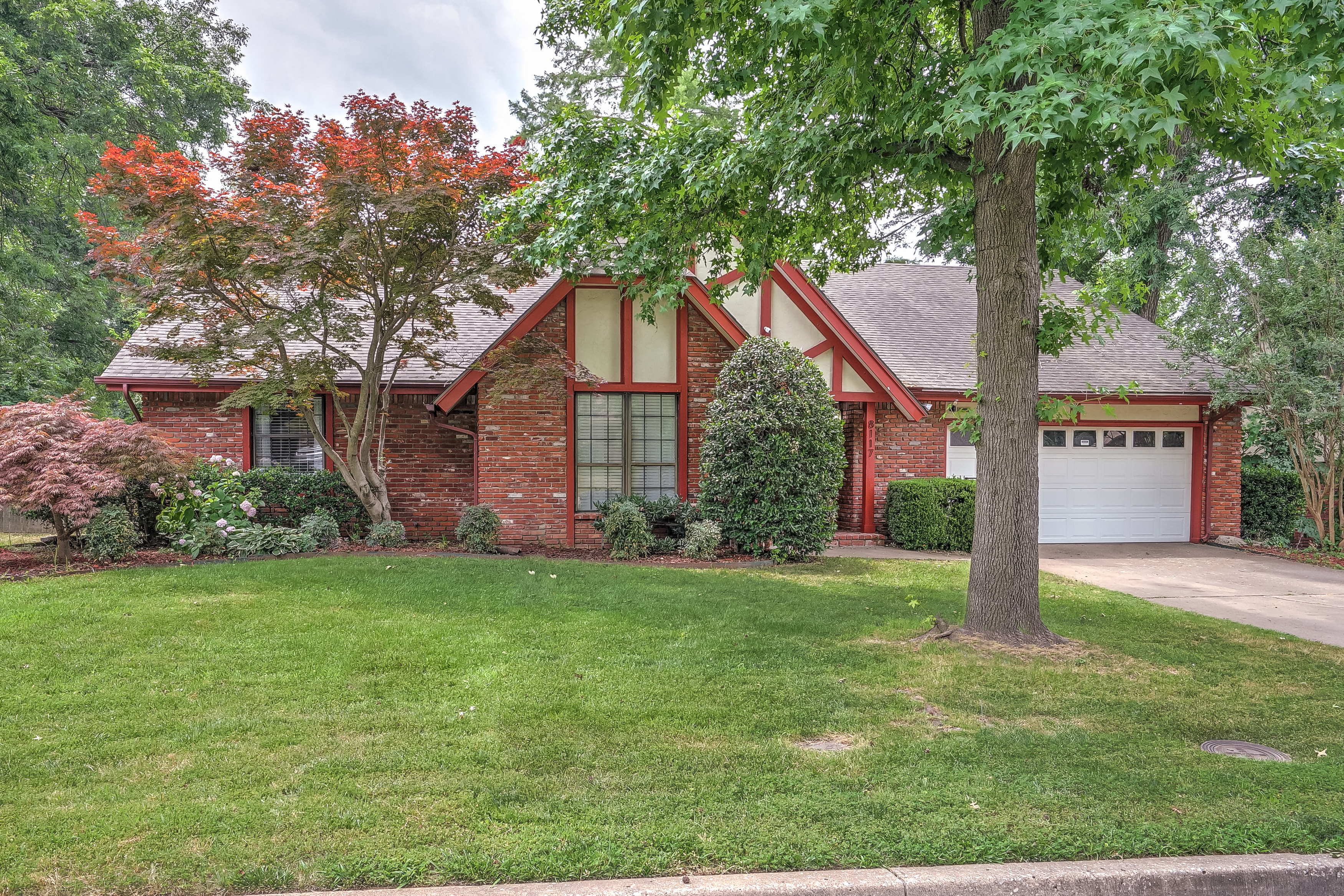 8117 S Louisville Avenue Property Photo 1