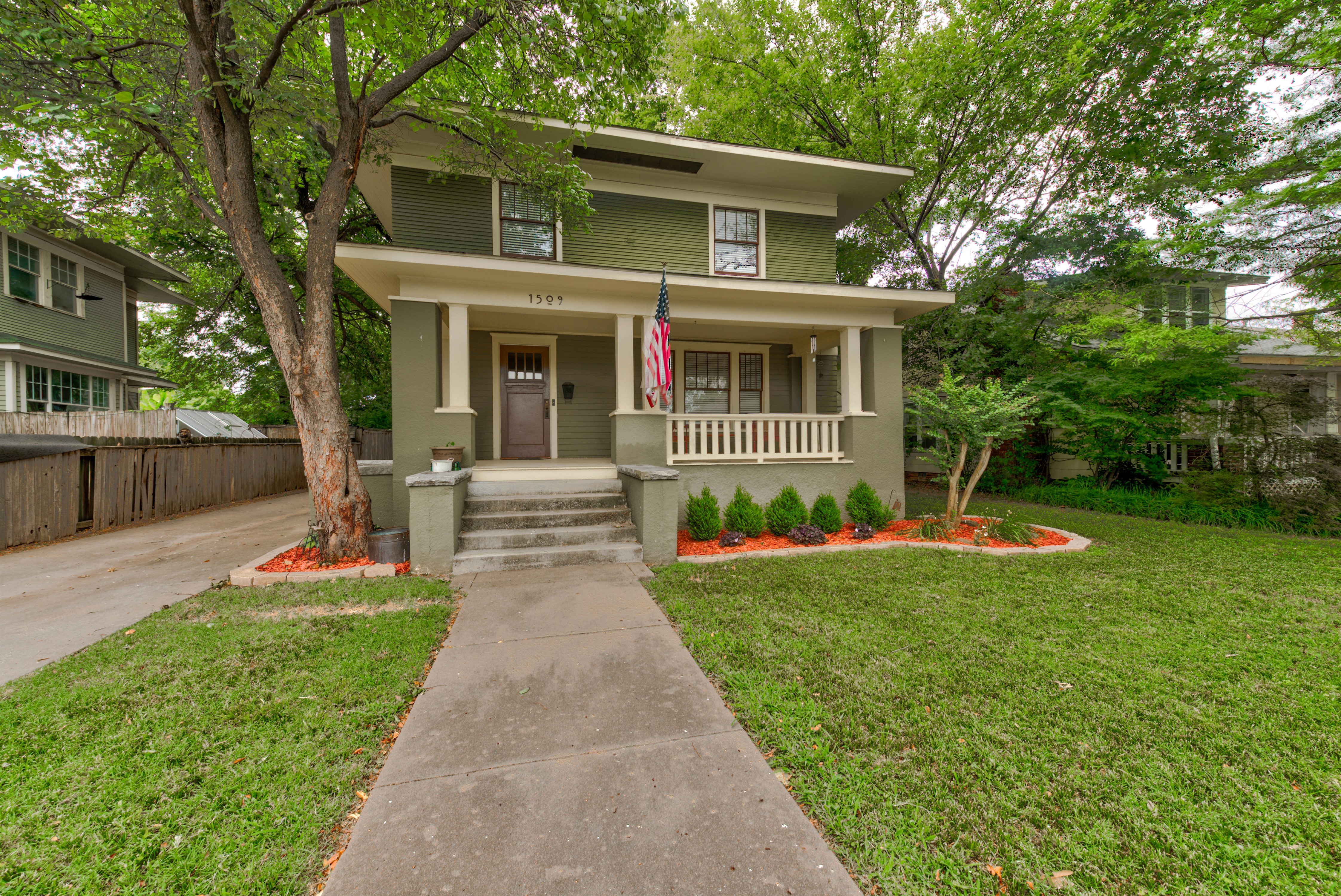 1509 S Newport Avenue Property Photo