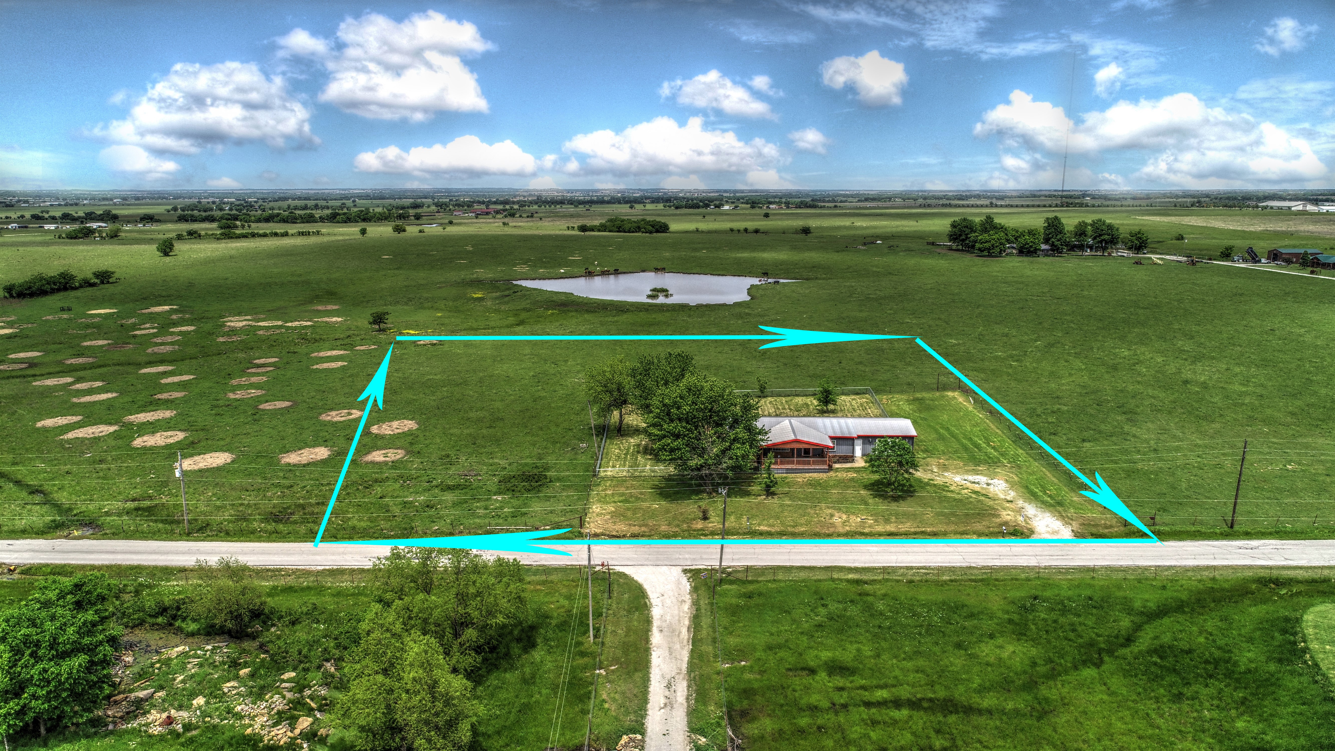 9315 E 350 Road Property Photo 1