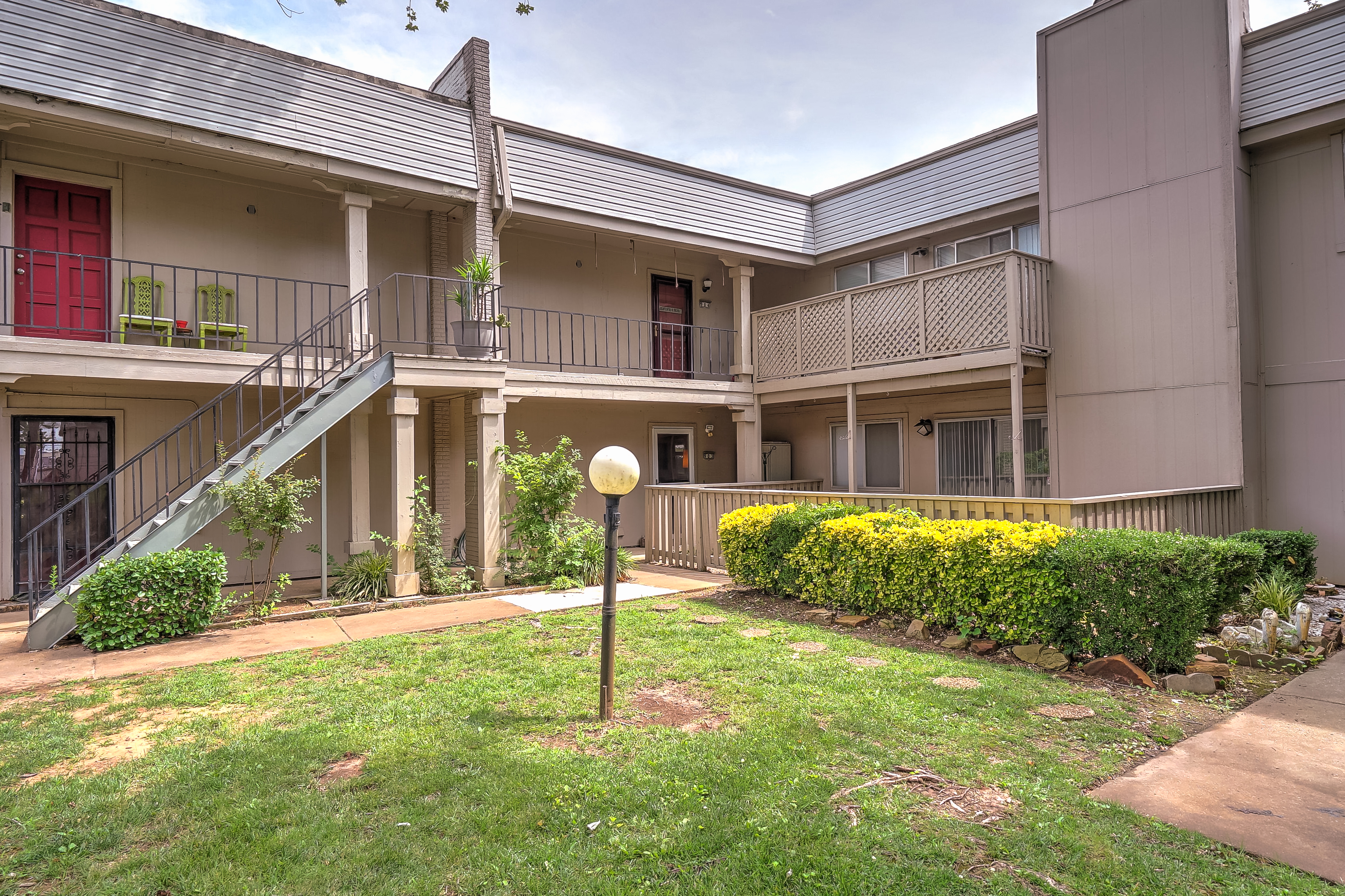 6722 S Lewis Avenue #904 Property Photo 1