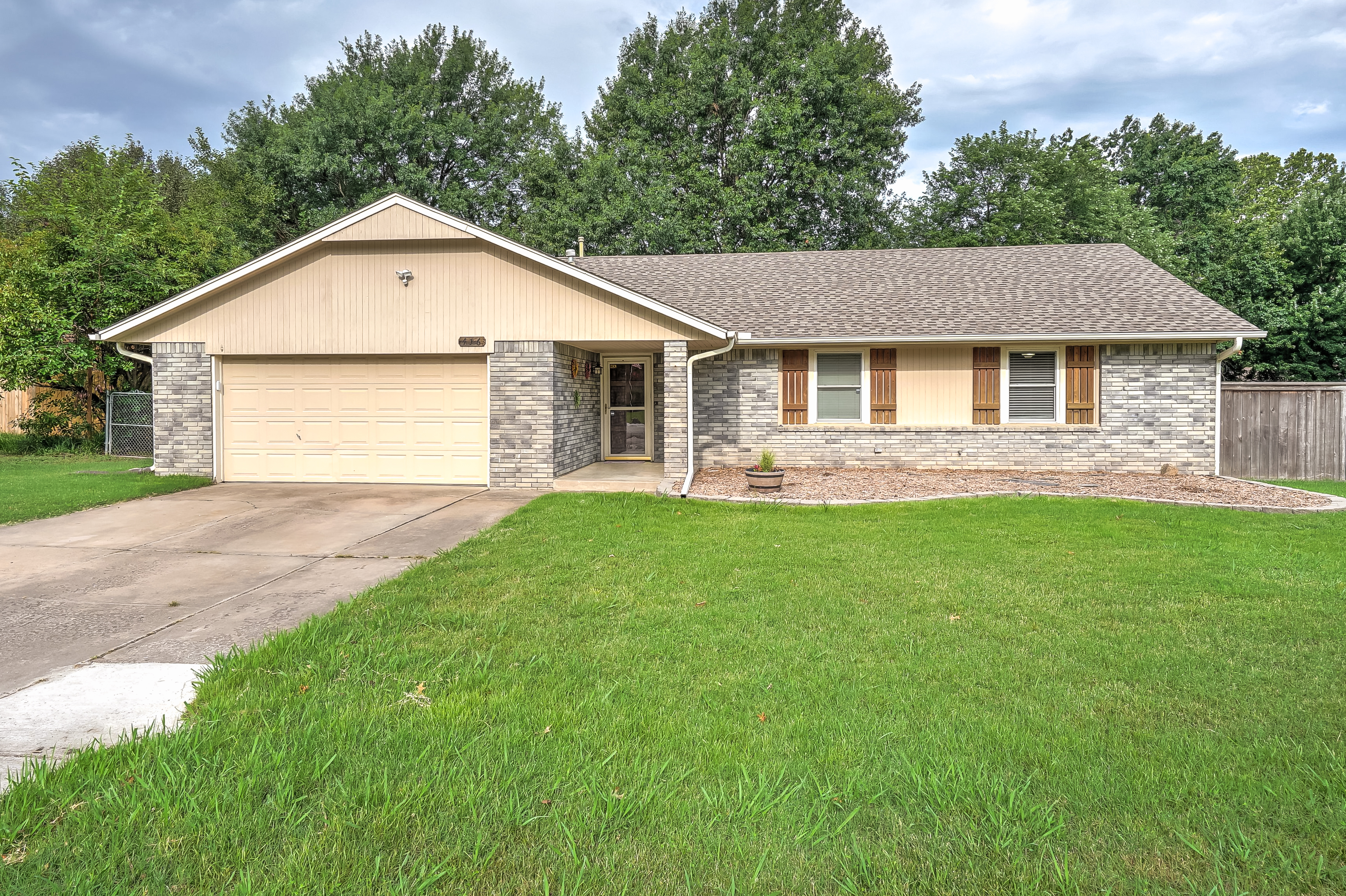 416 N Fir Avenue Property Photo 1