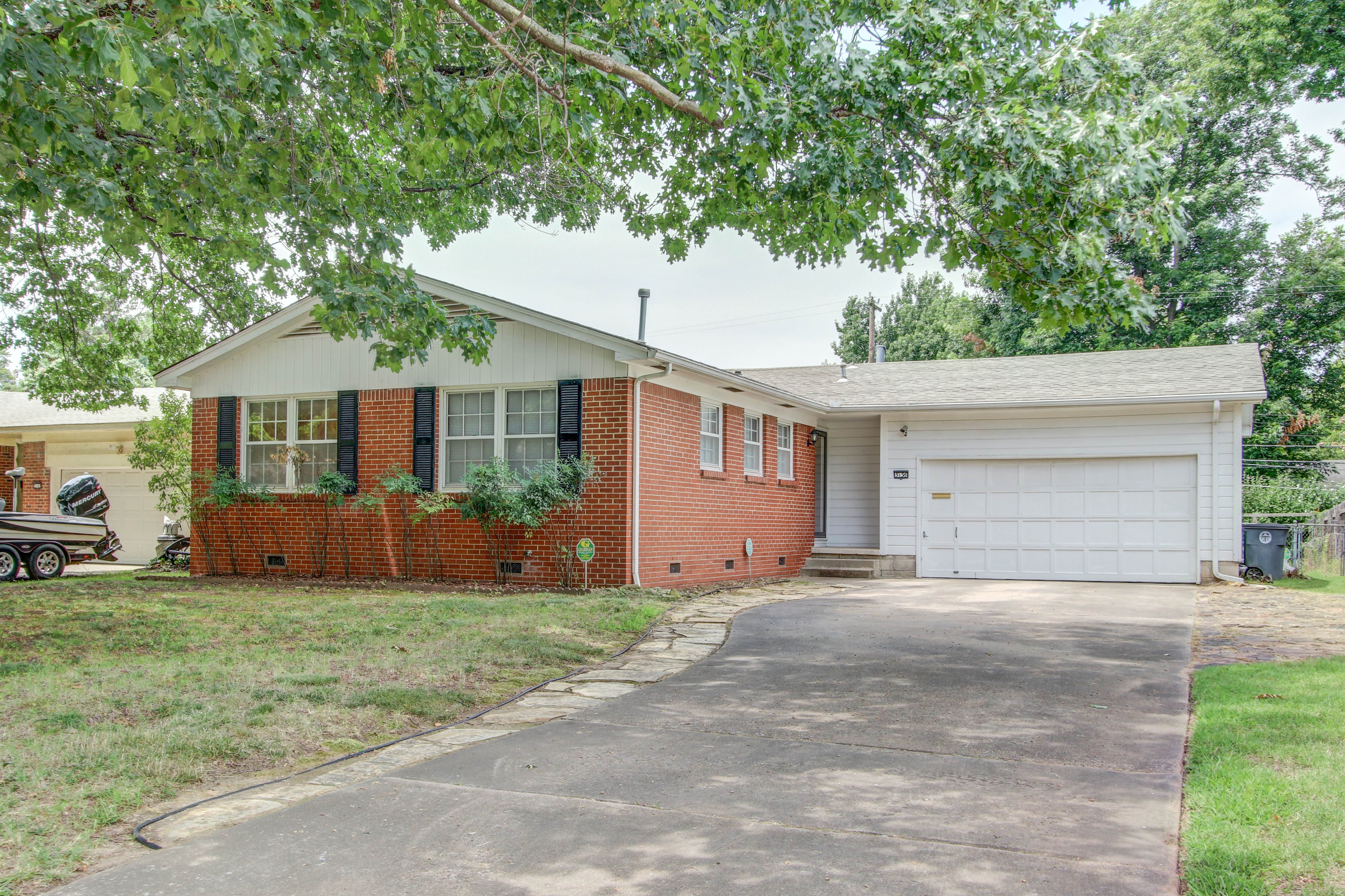 5136 S Madison Avenue Property Photo 1