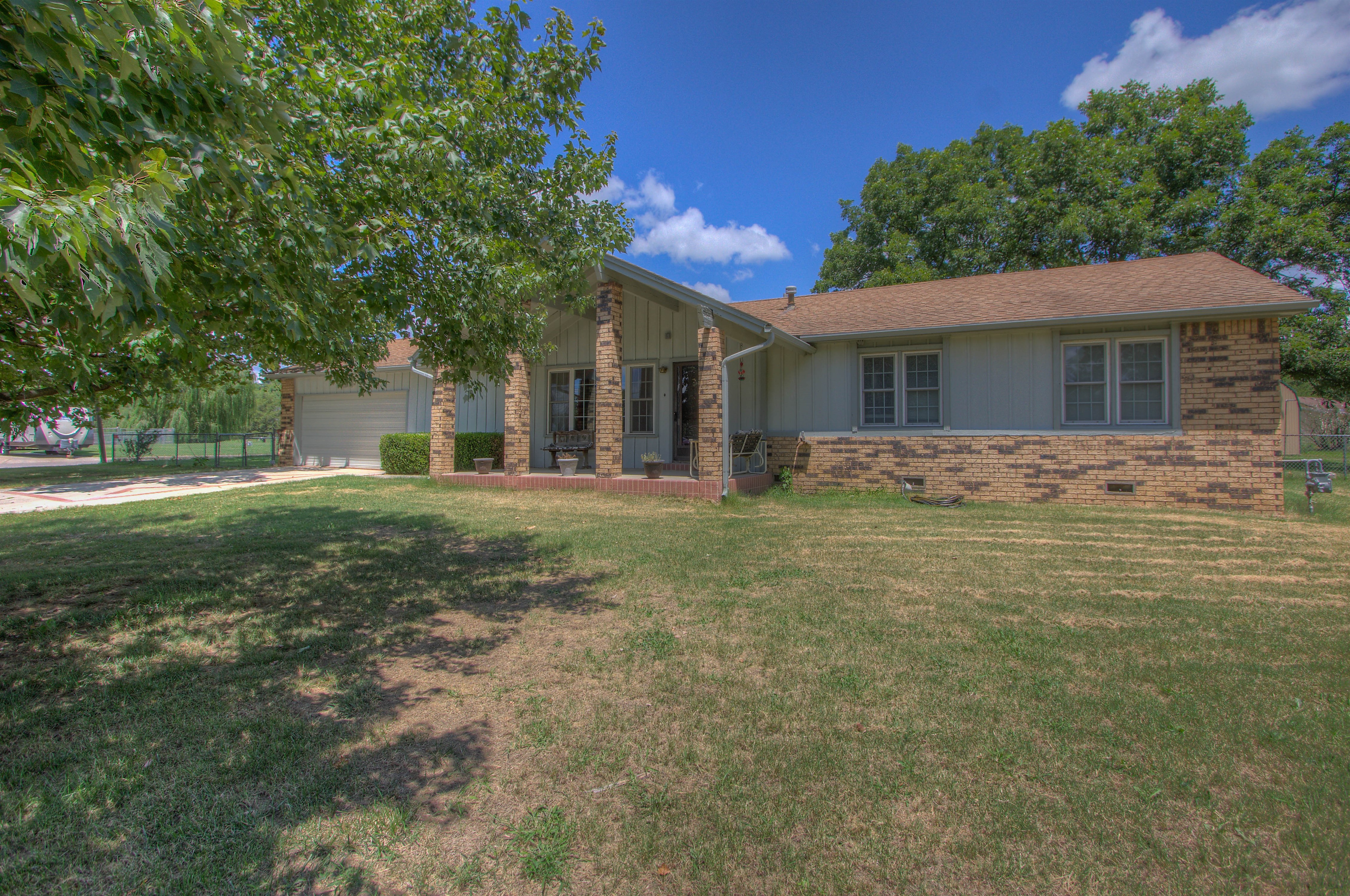 6235 W Canyon Road Property Photo 1