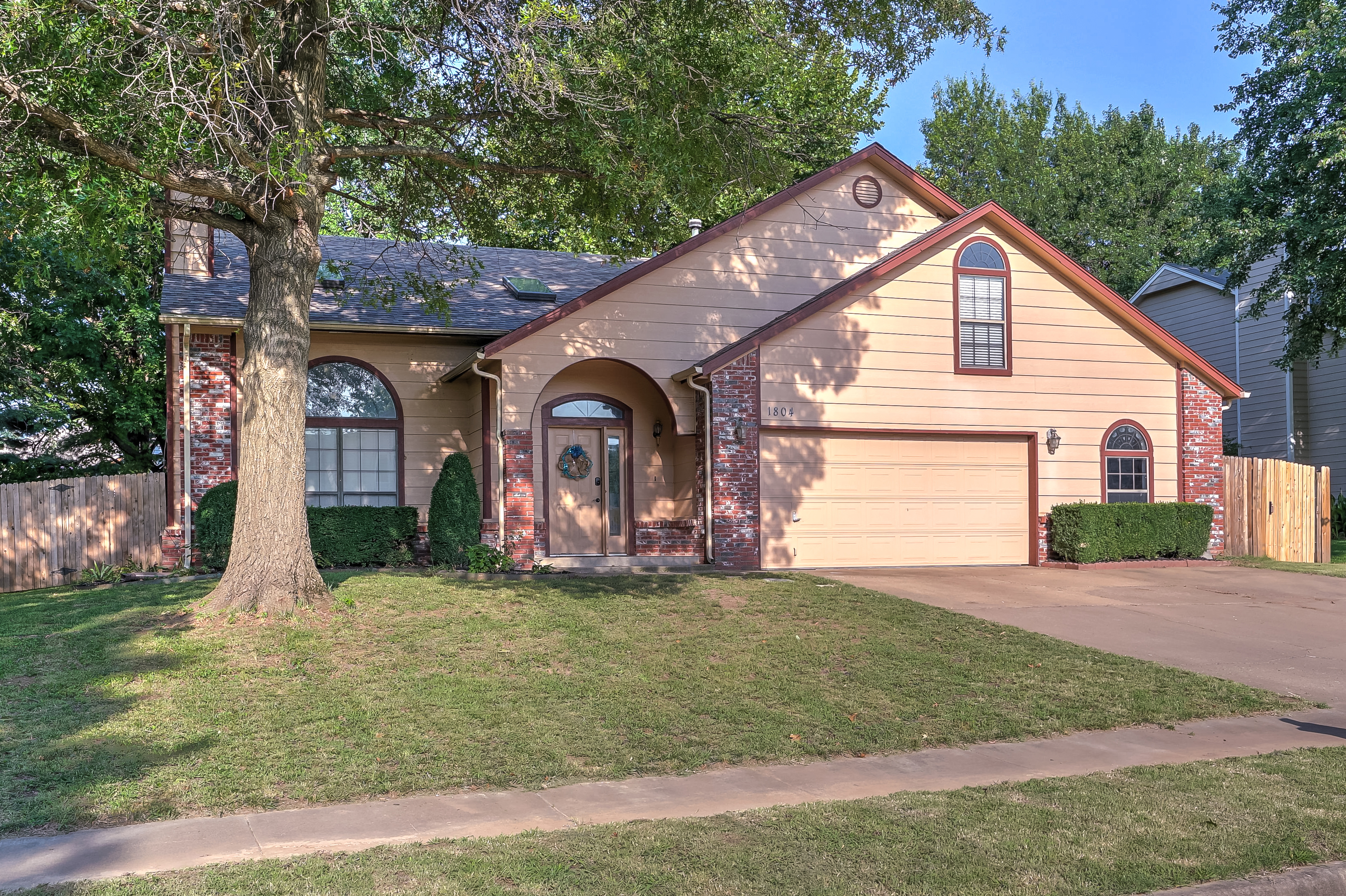 1804 S Butternut Avenue Property Photo 1
