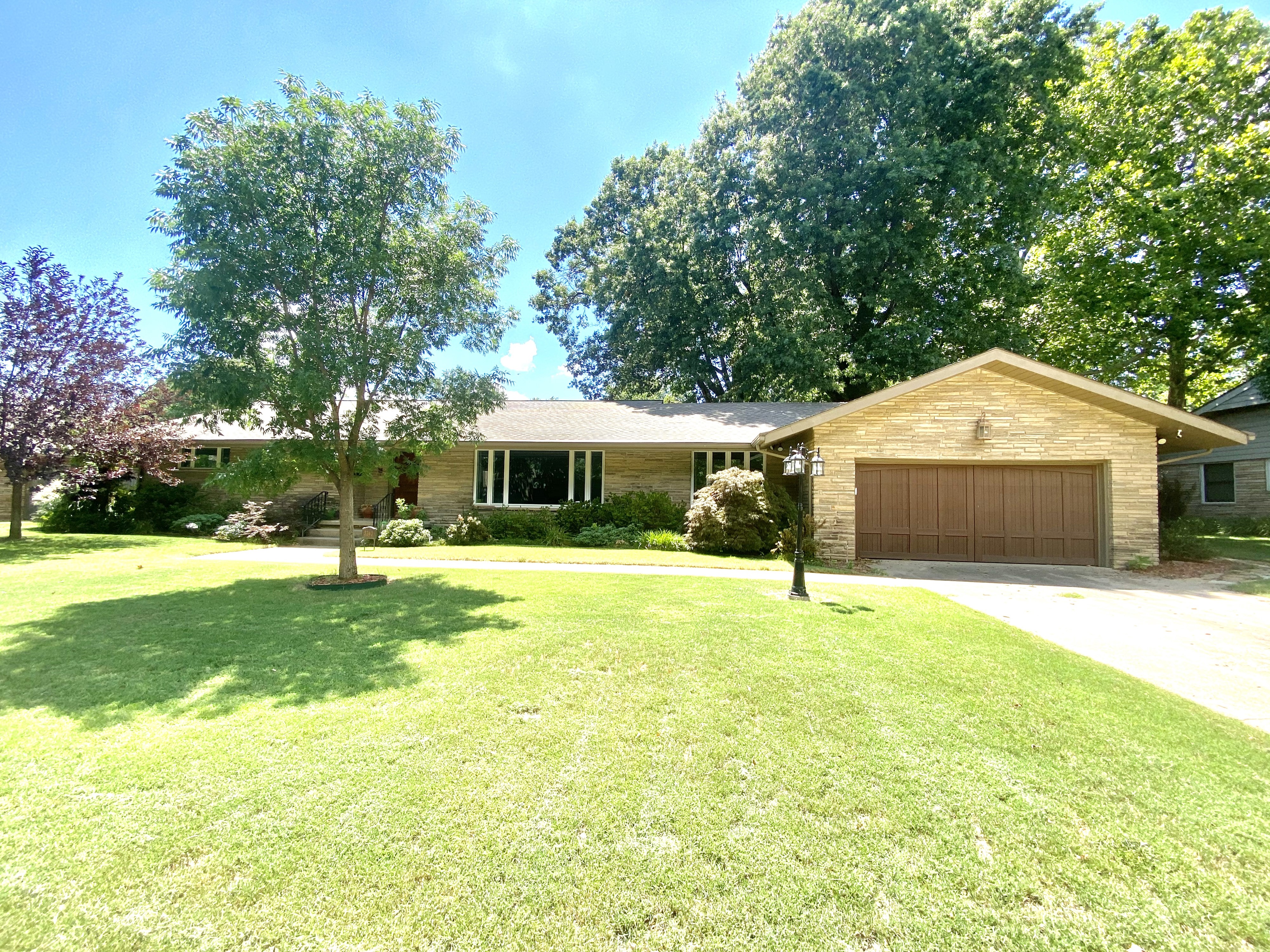 3240 S Florence Avenue Property Photo 1