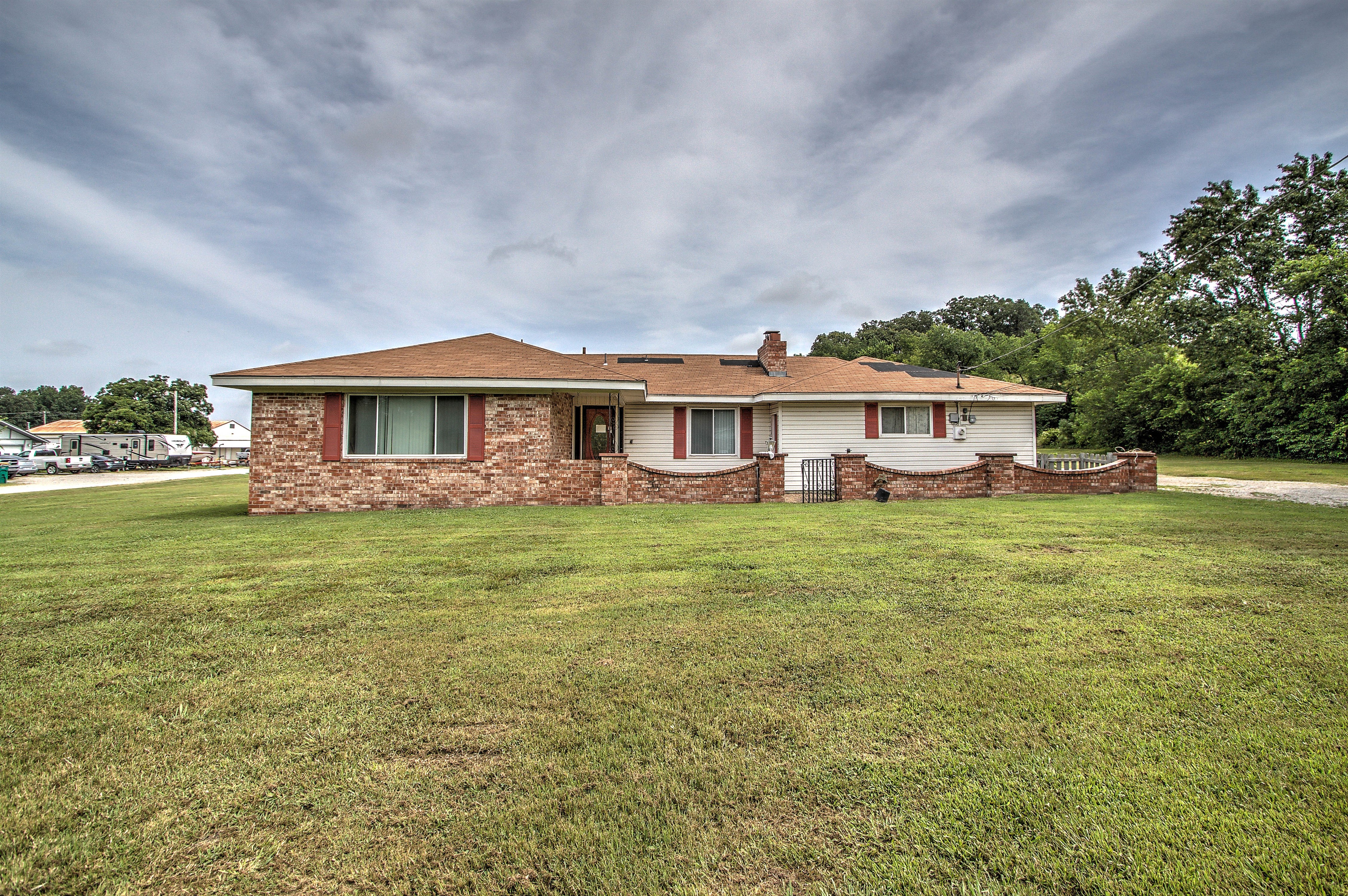 1425 W Line Avenue Property Photo 1