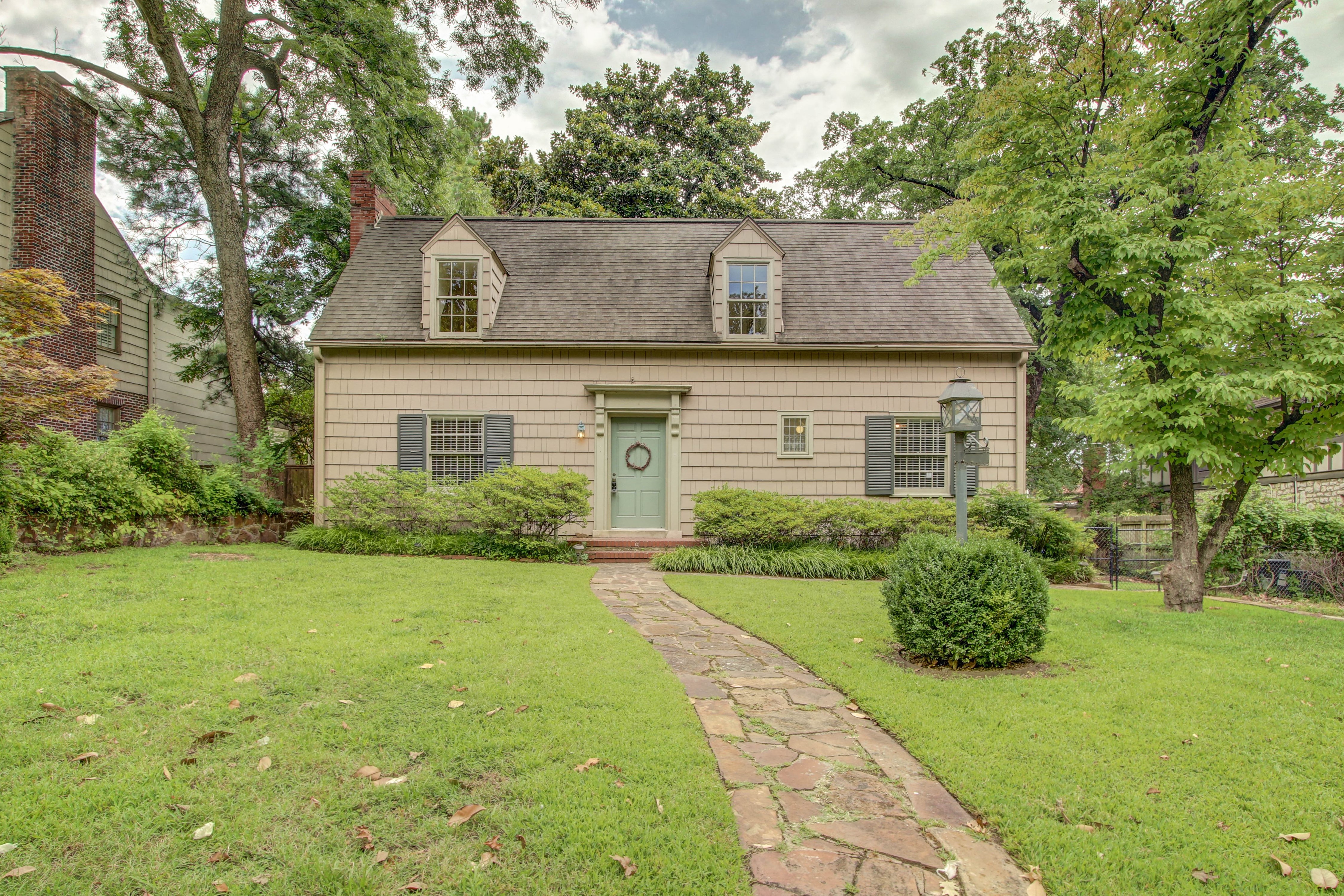 1212 29th Place Property Photo 1