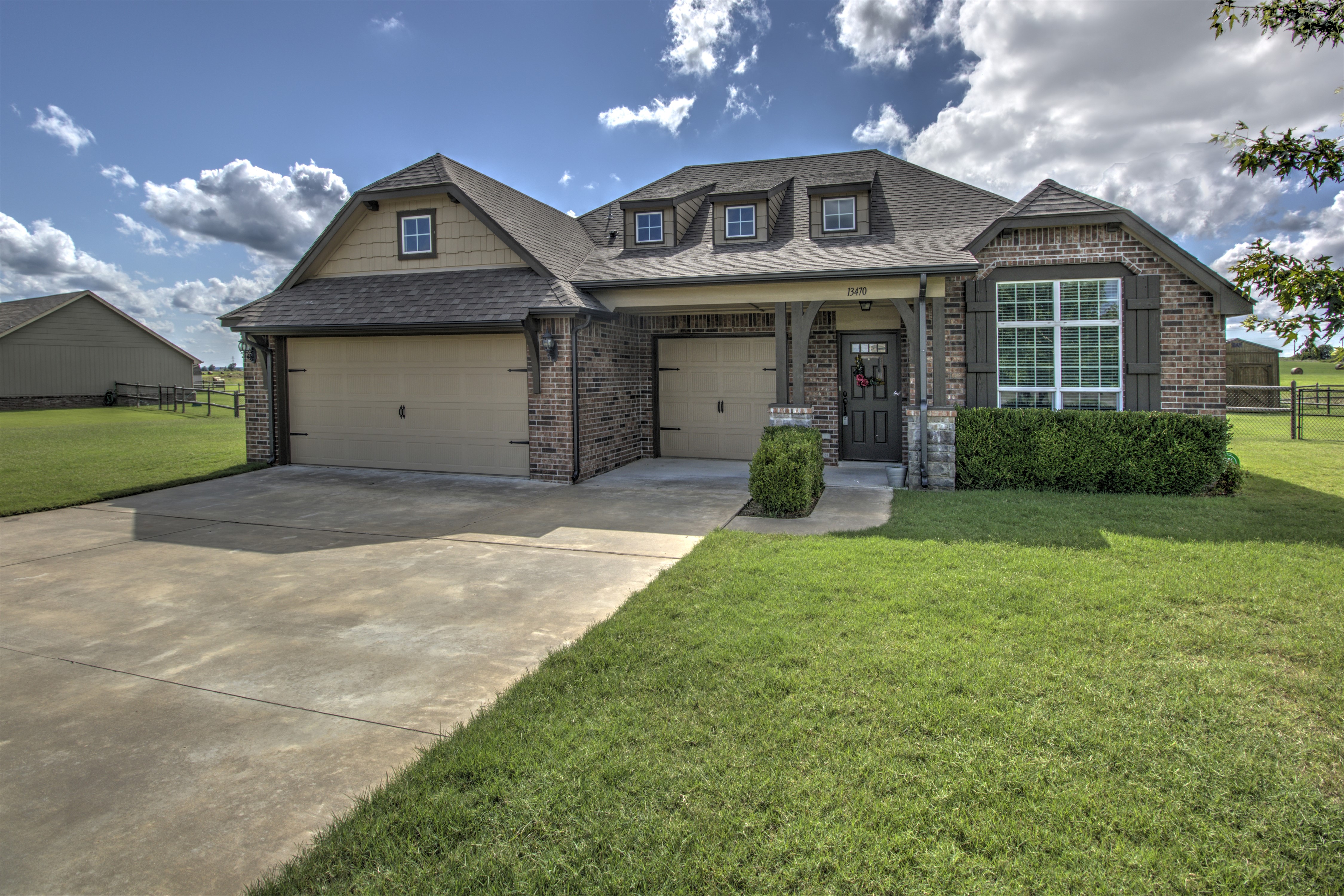 13470 N 57th Place Property Photo