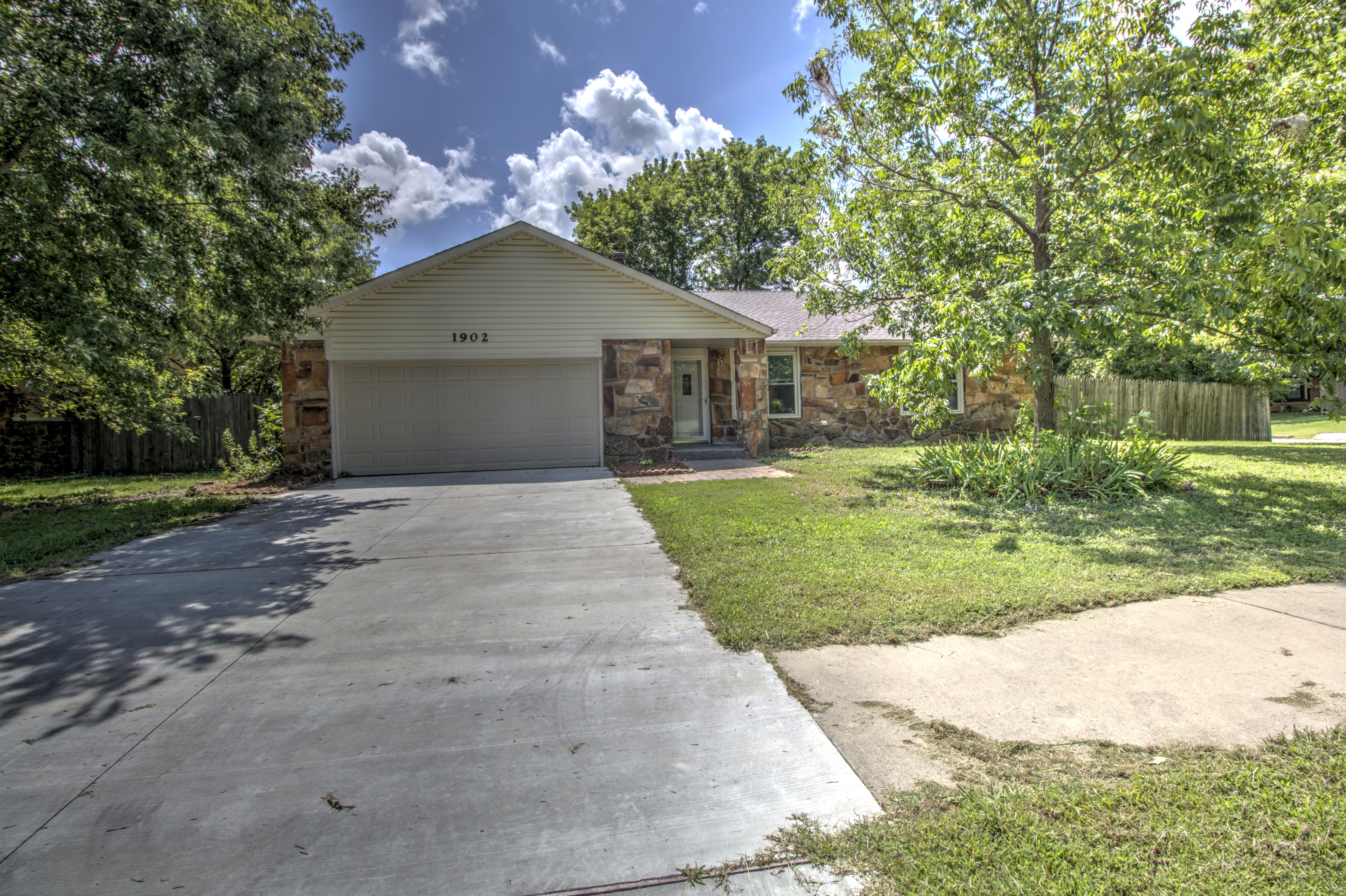 1902 N Chambers Terrace Property Photo 1
