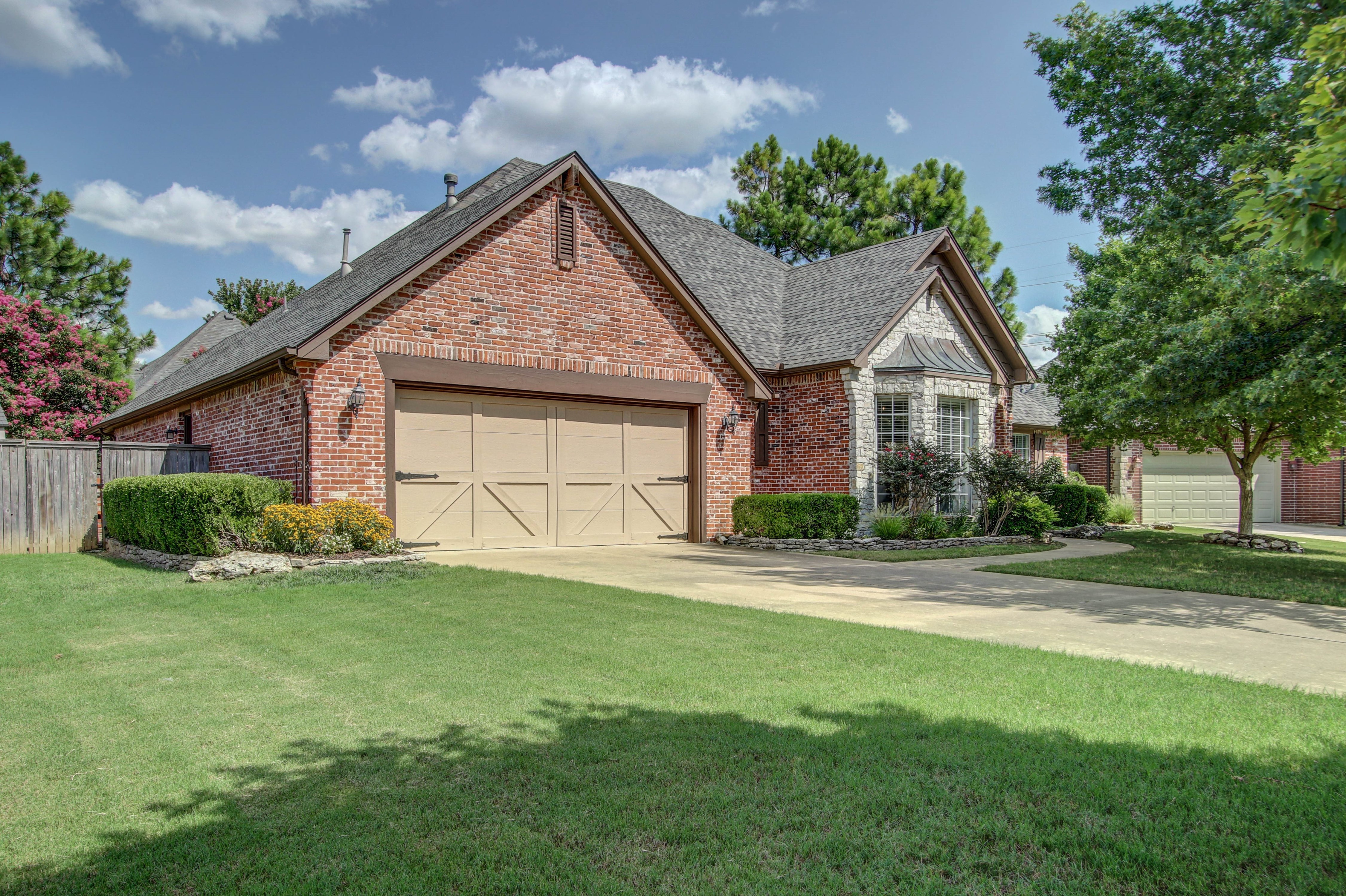 11521 S Mulberry Court Property Photo 1