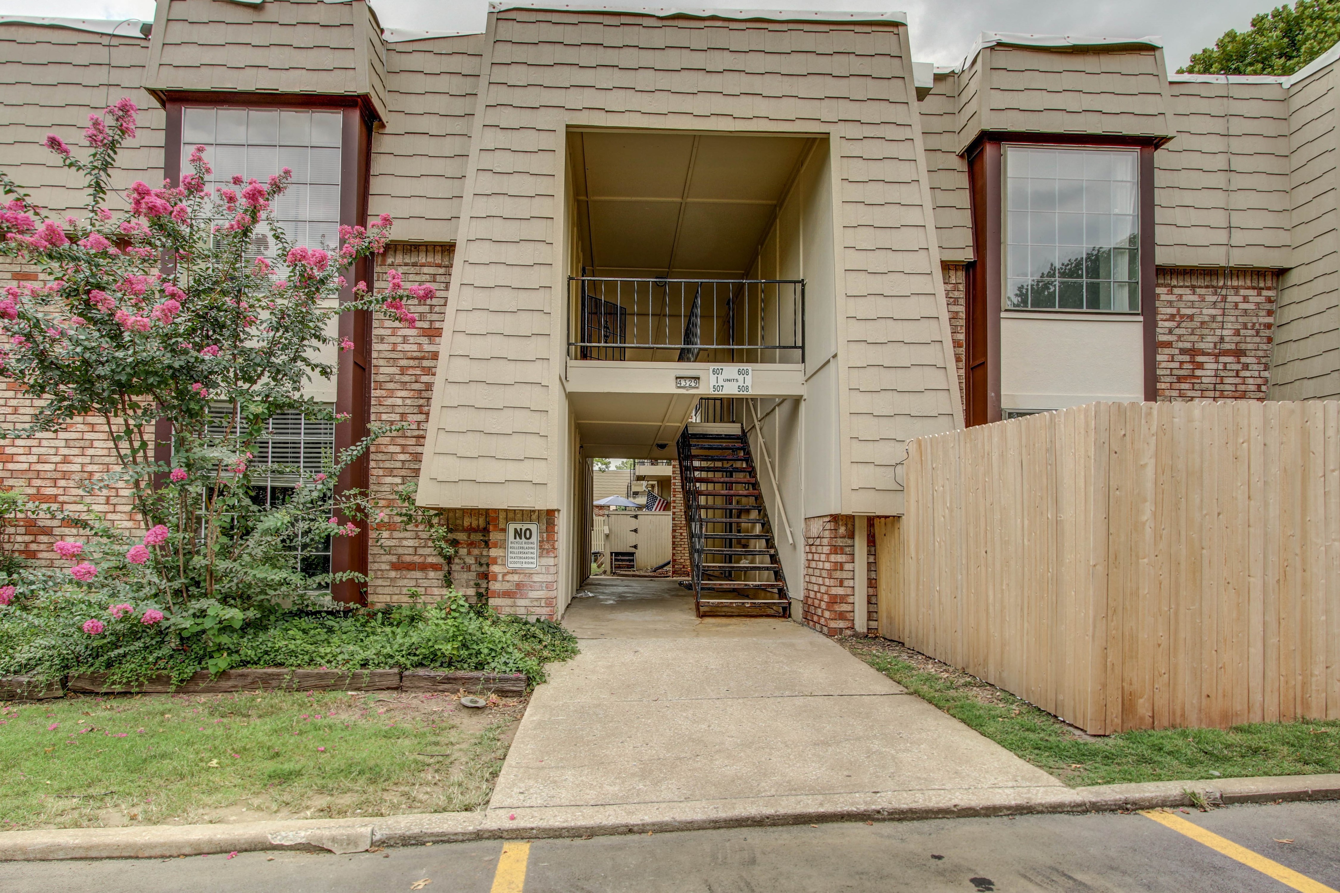 4329 68th Street #608 Property Photo 1