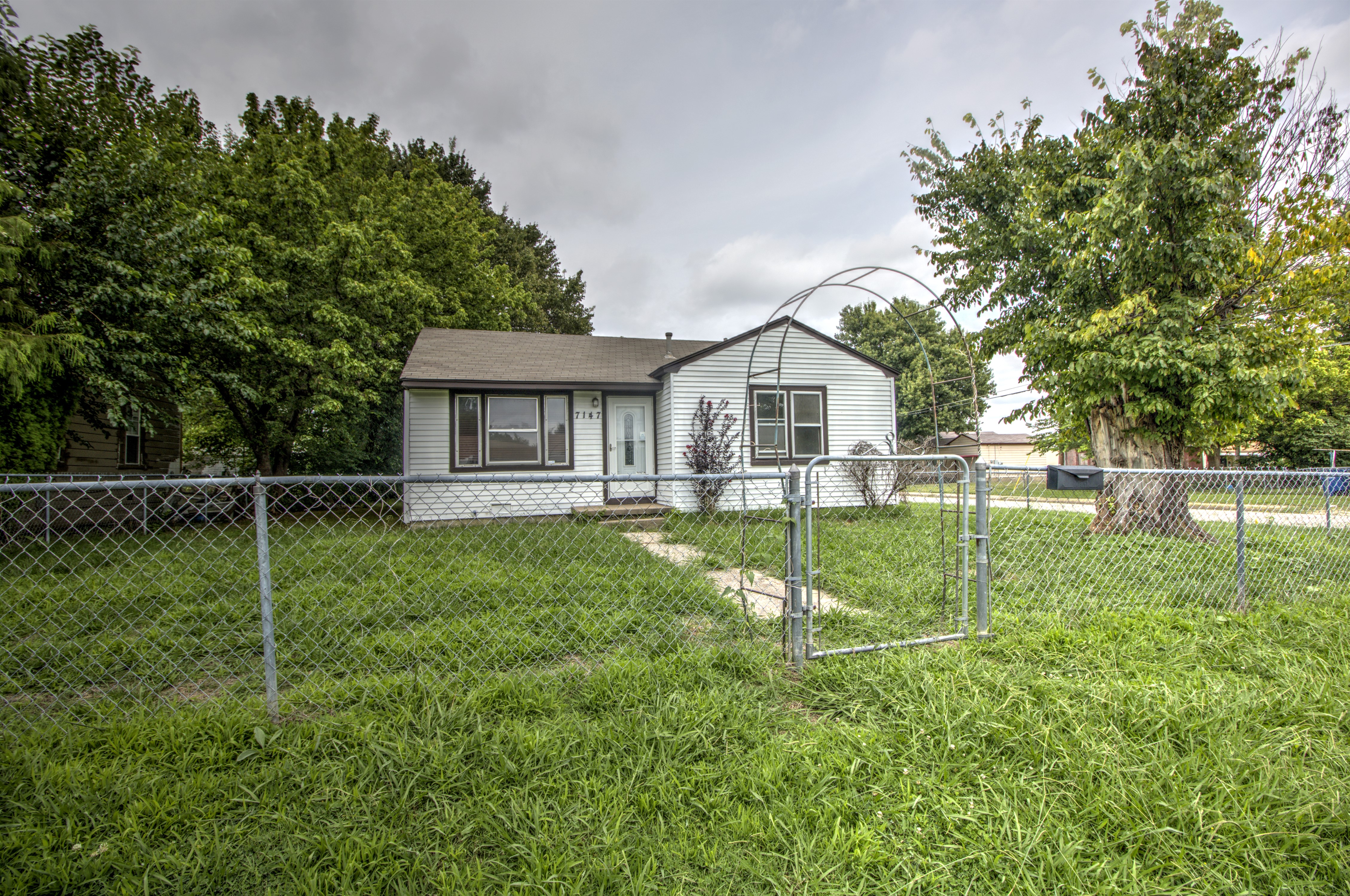 7147 E Marshall Street Property Photo 1