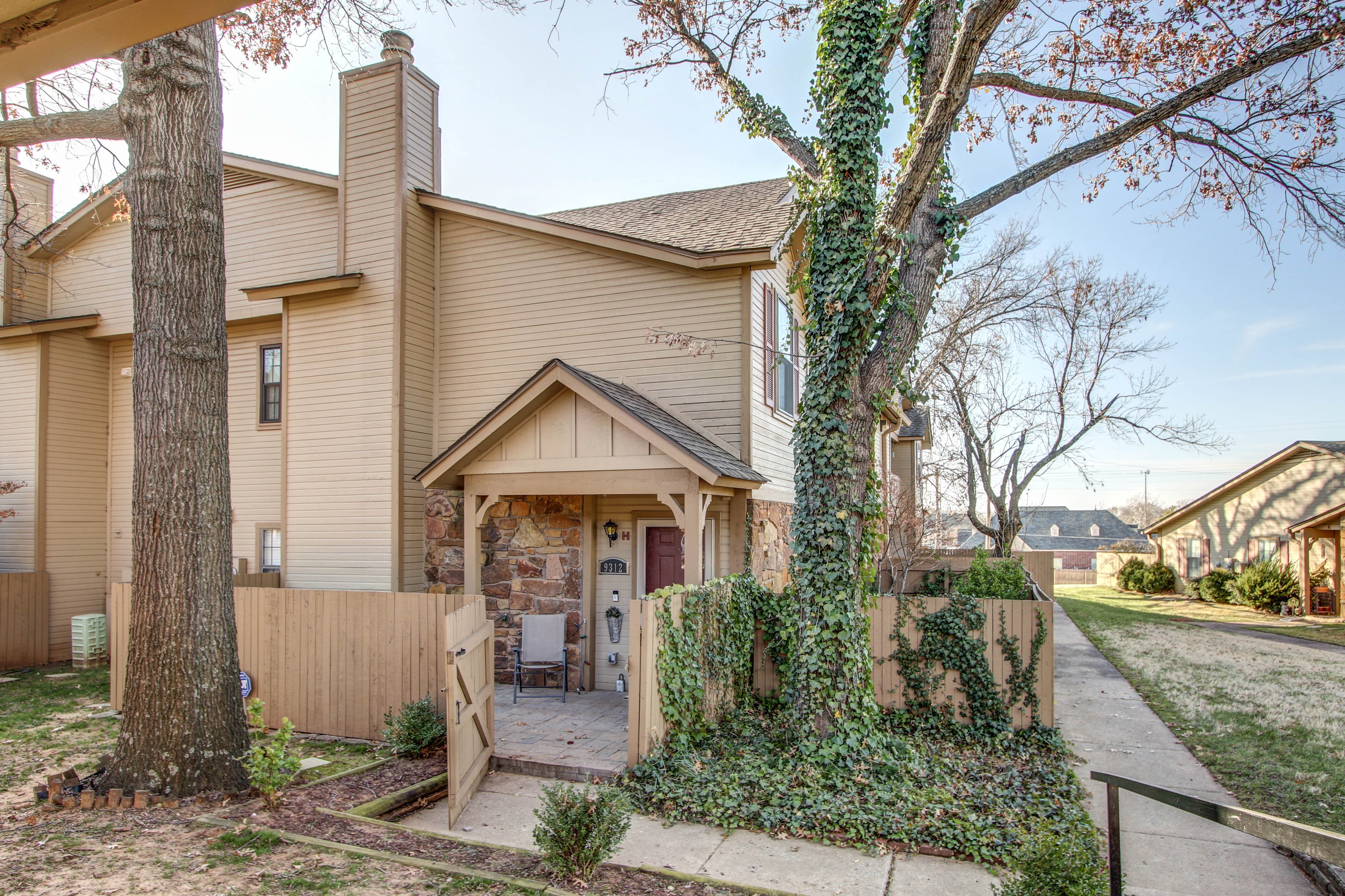 9312 S Urbana Avenue #14h Property Photo 1