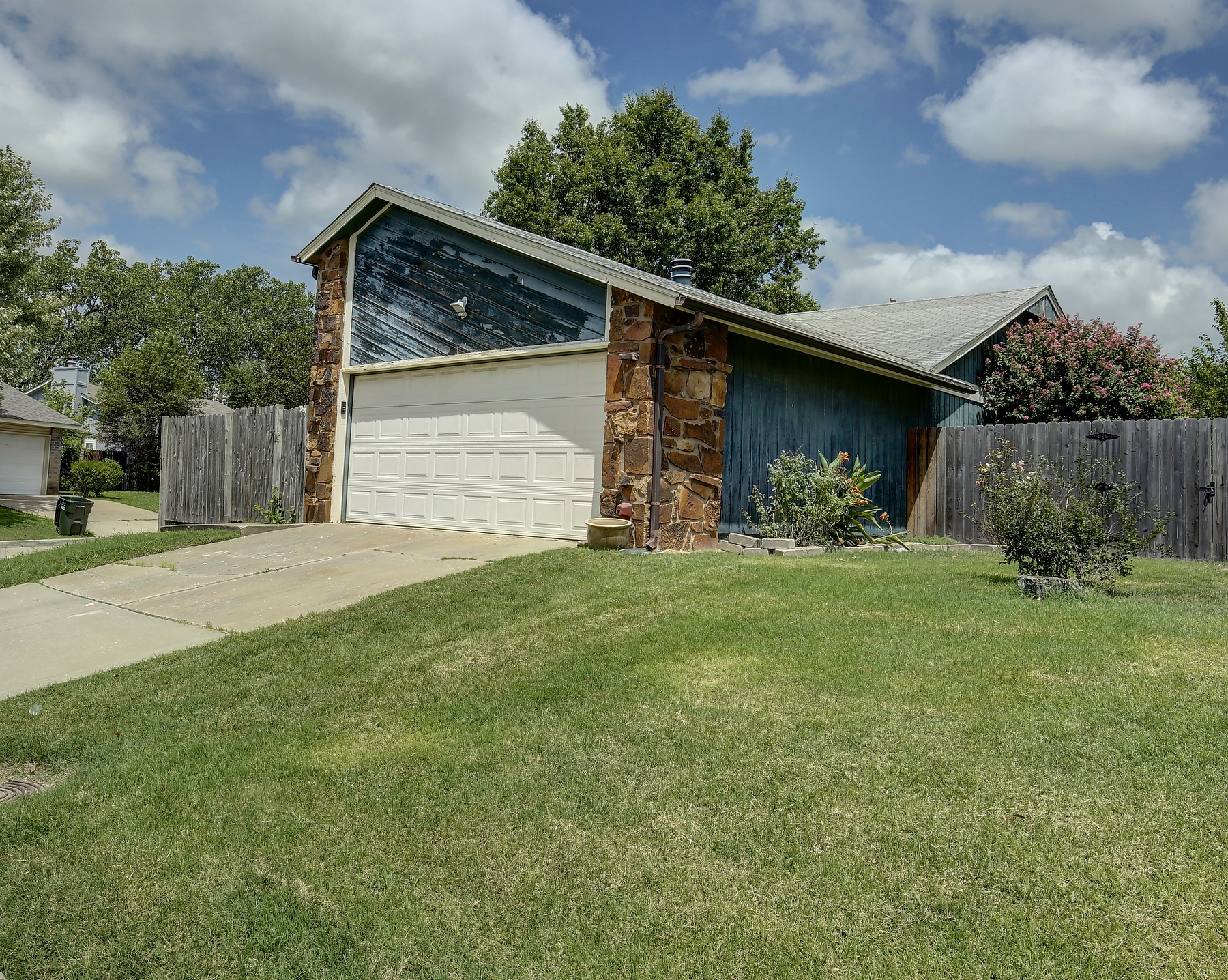 11603 E 84th Street North Property Photo 1