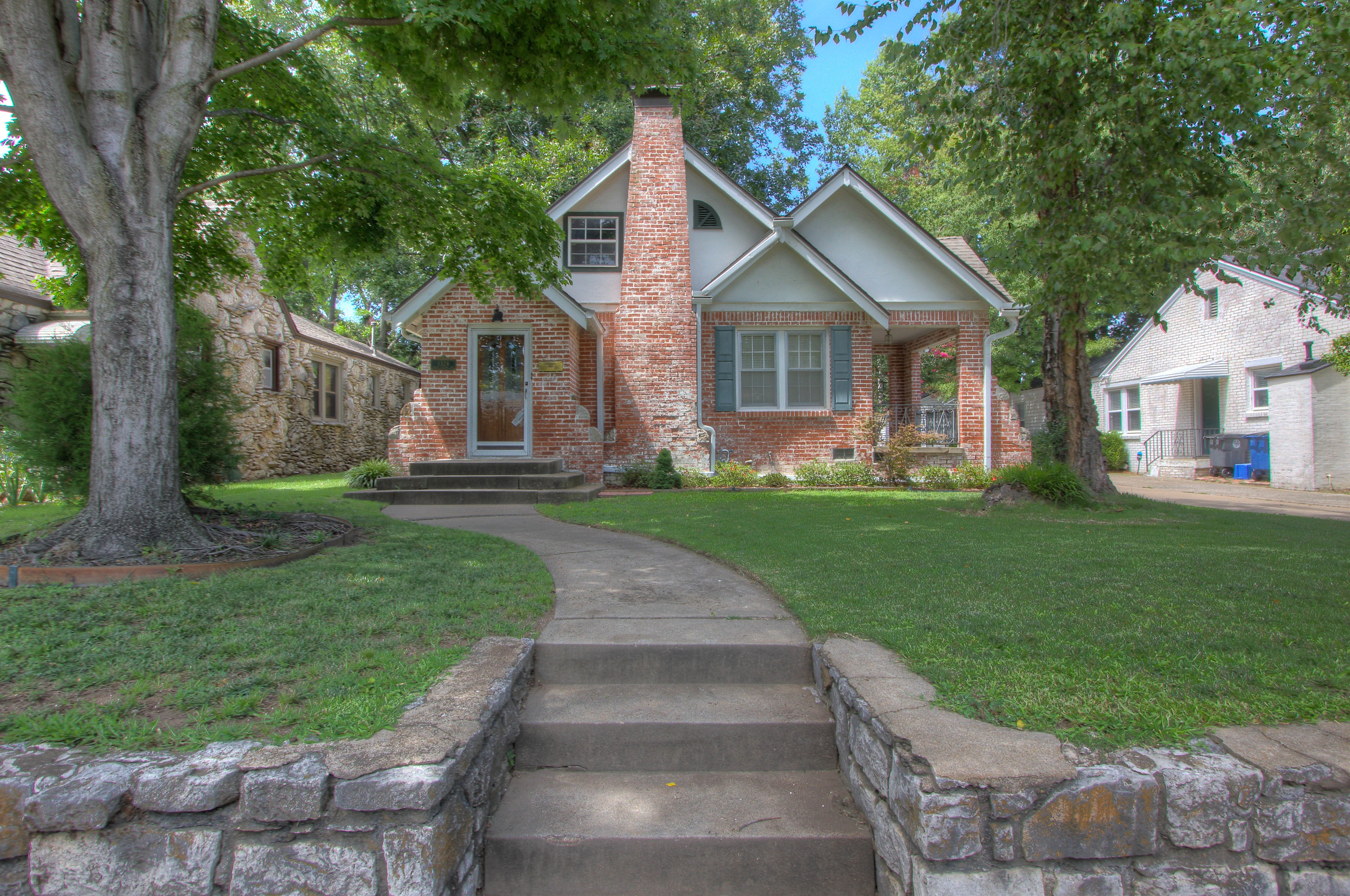 1324 S College Avenue Property Photo 1