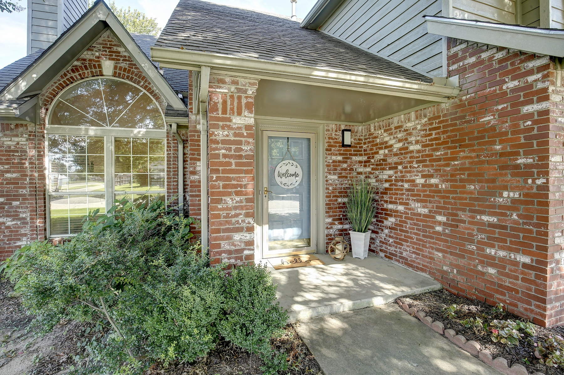9303 S Darlington Avenue Property Photo 1