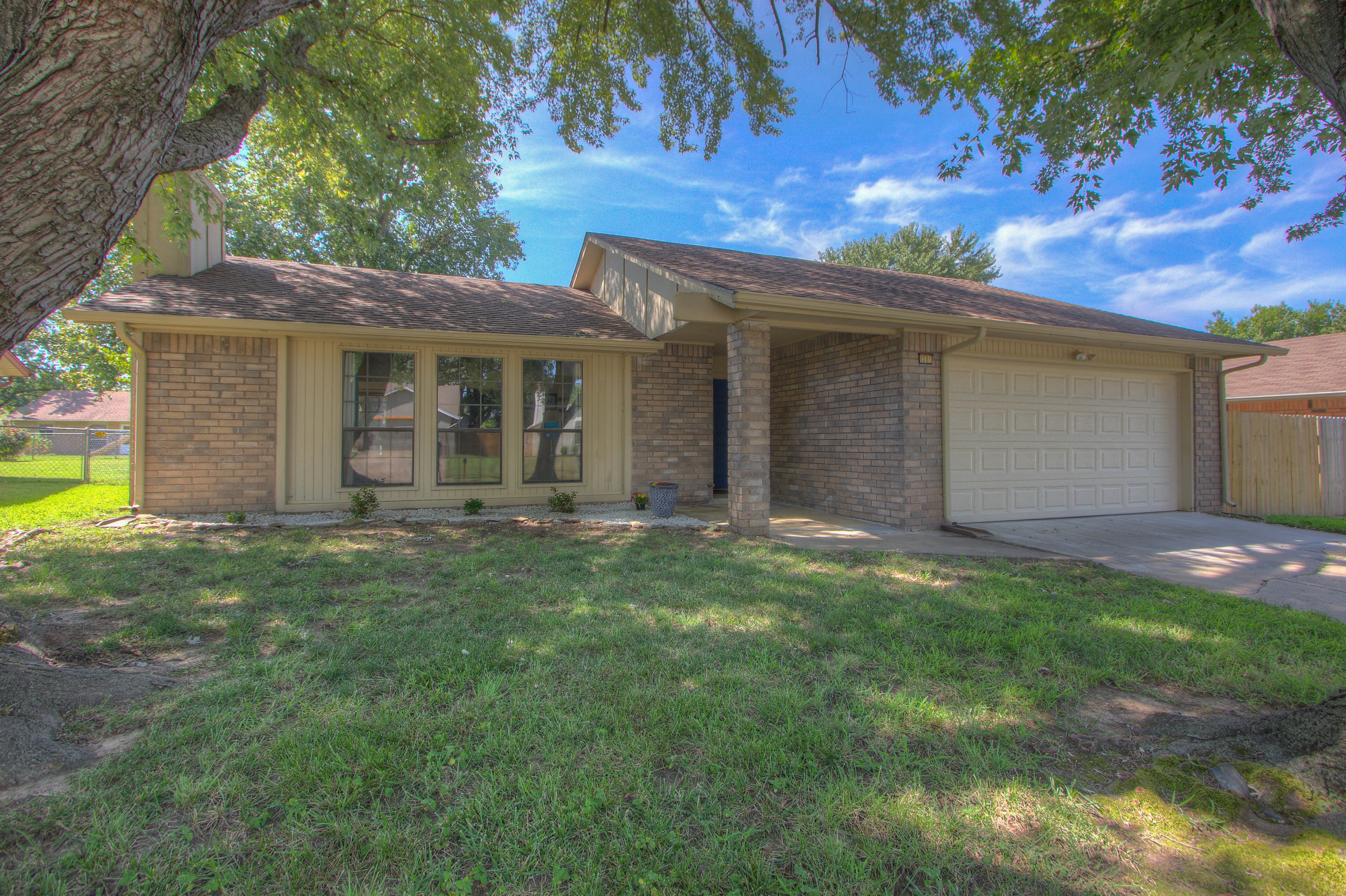 1301 W Birmingham Street Property Photo 1