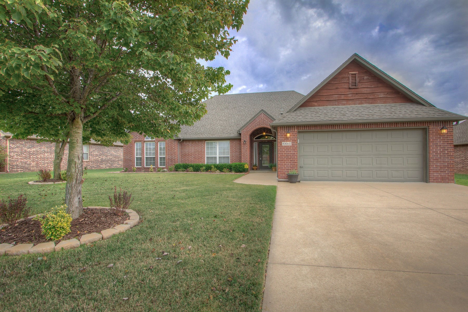4460 Spruce Street Property Photo 1