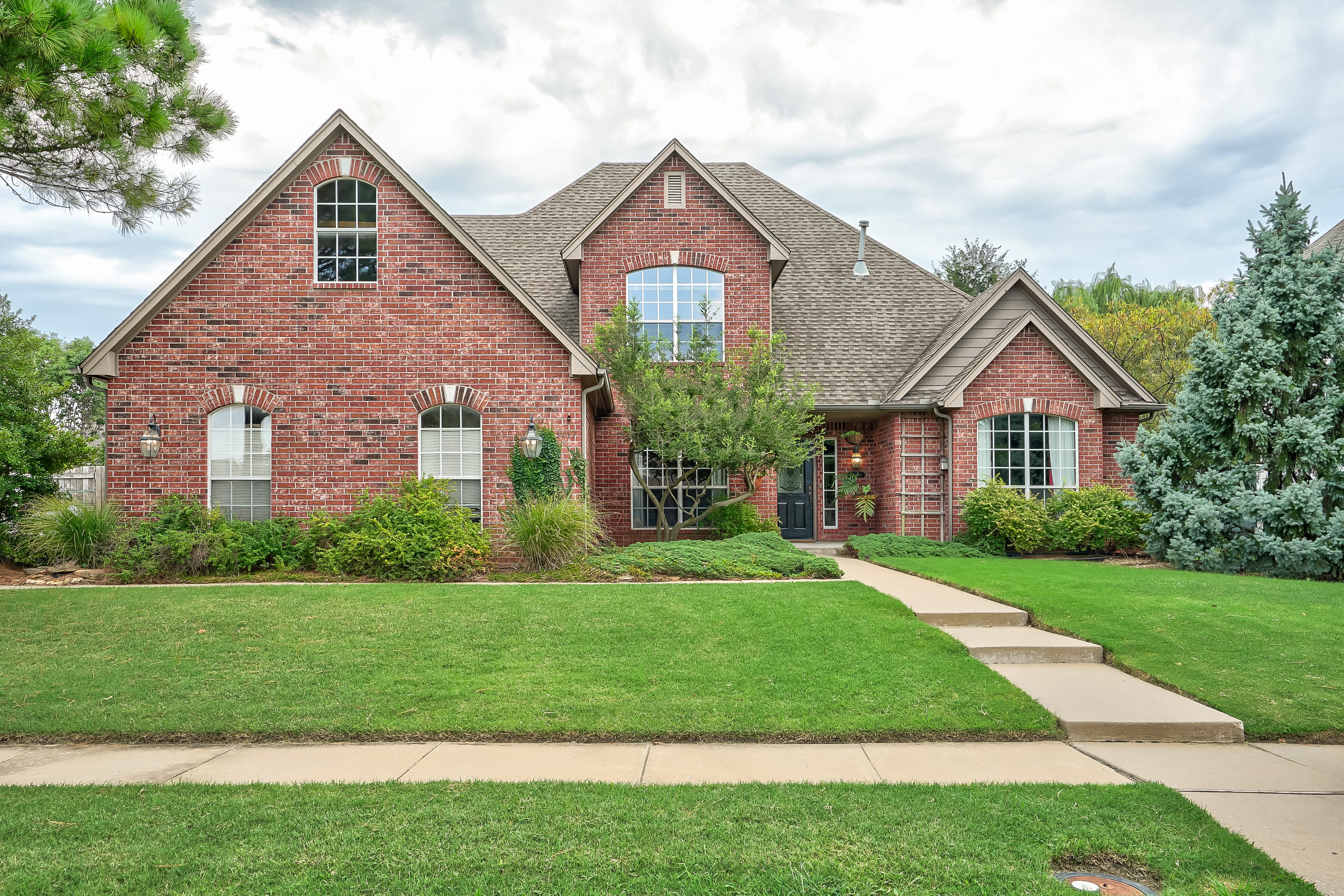 1417 E Dover Street Property Photo 1