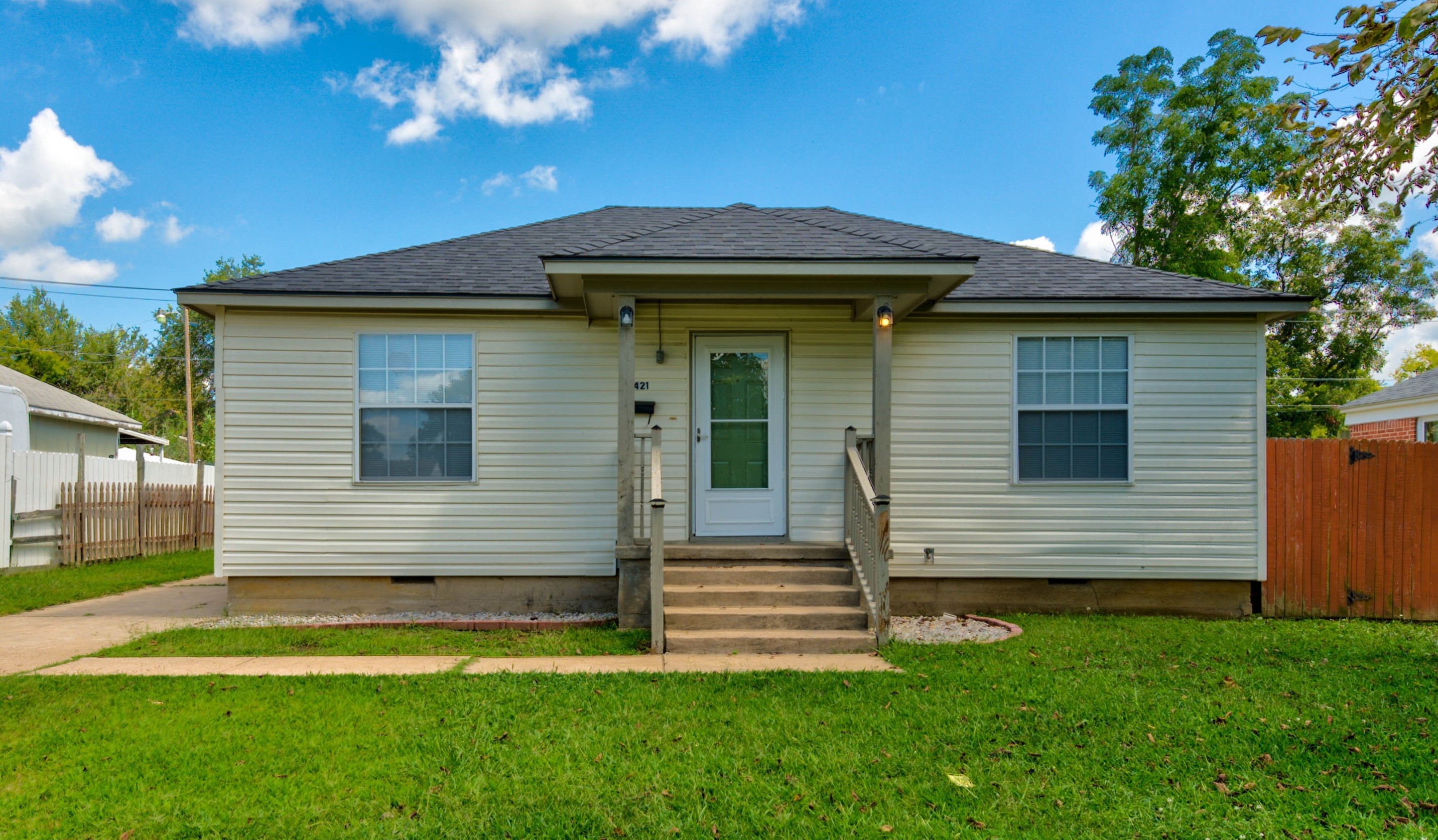 421 N Elizabeth Street Property Photo 1