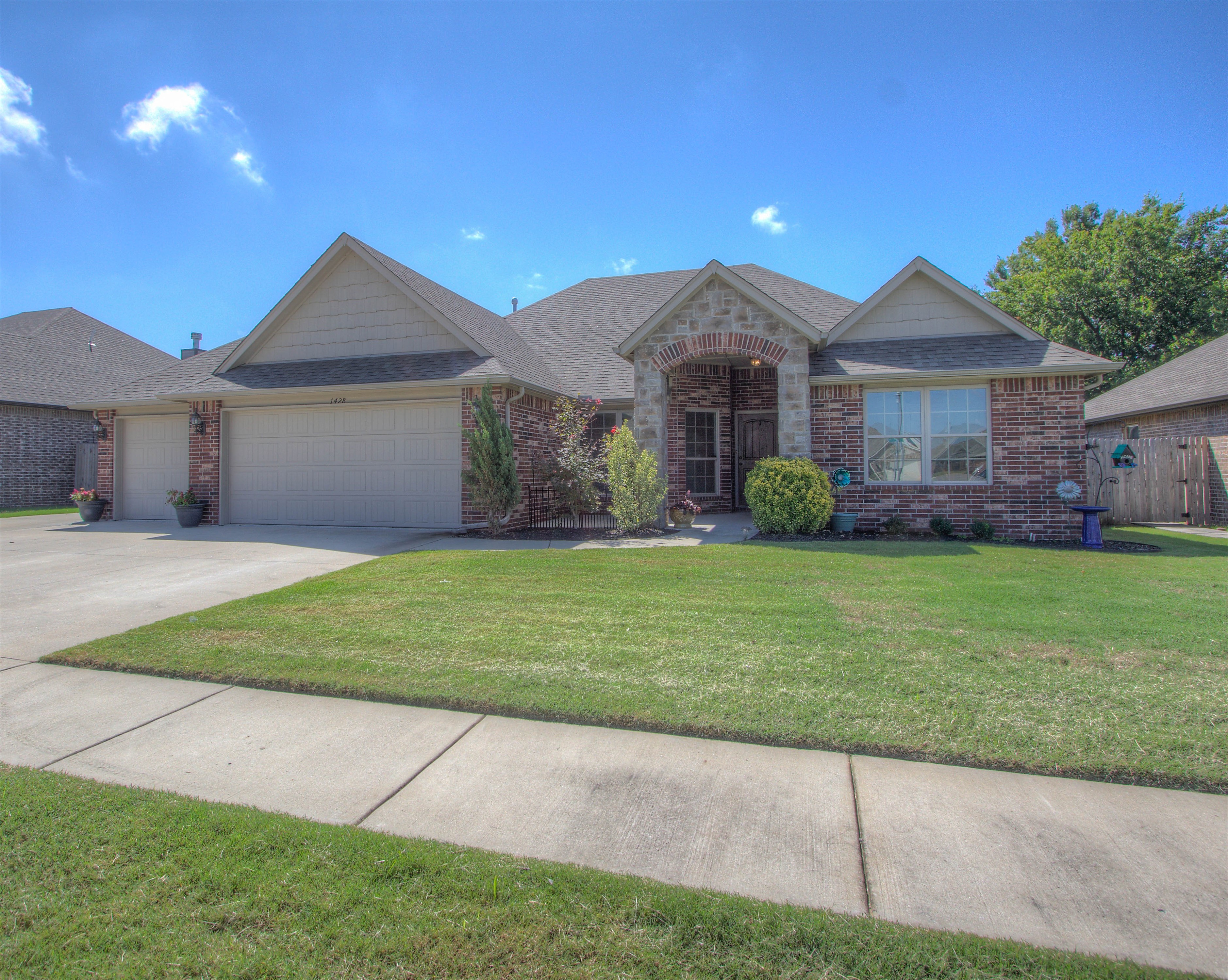 1428 E 135th Place Property Photo 1