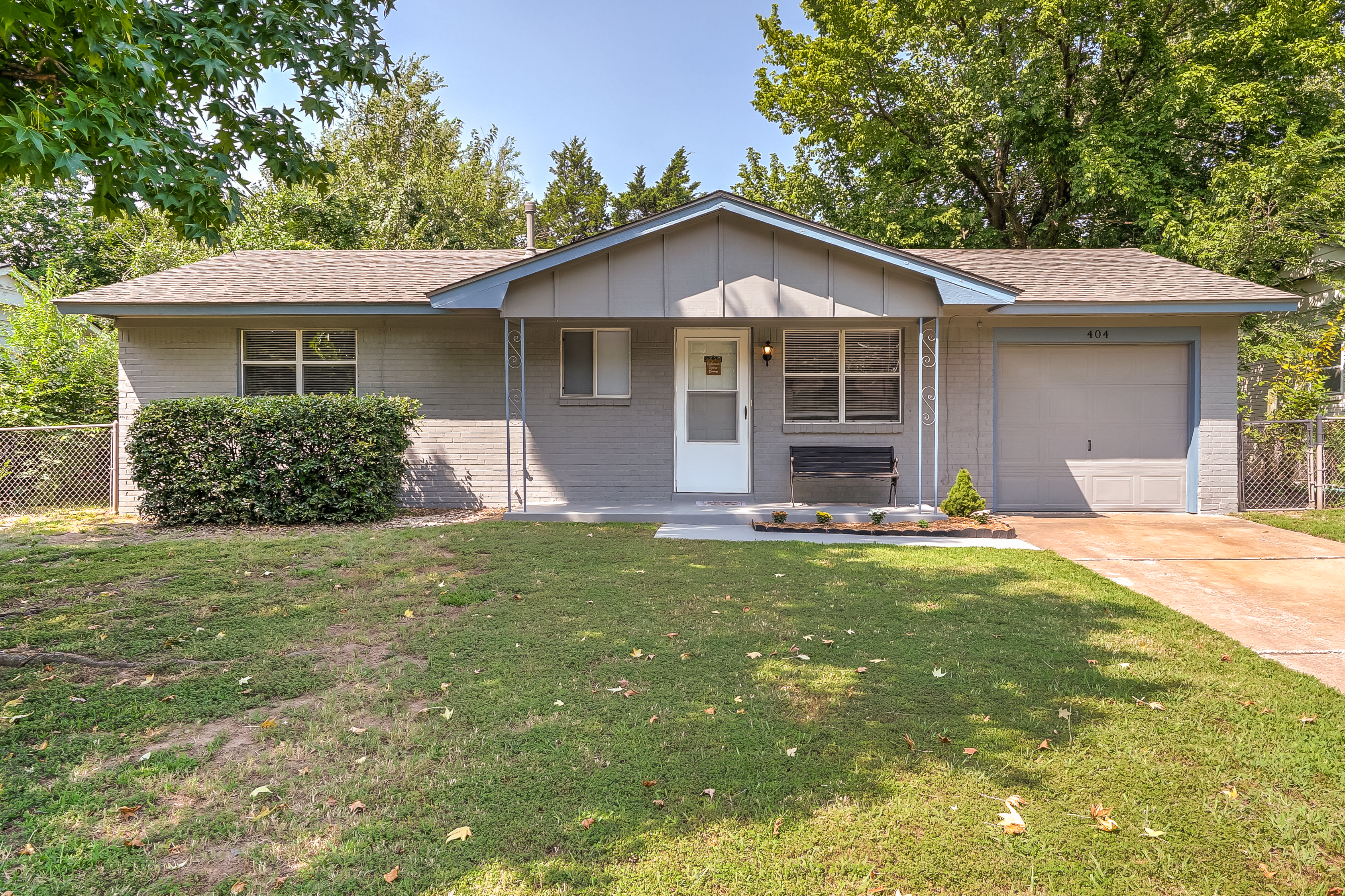 404 S Hickory Avenue Property Photo 1