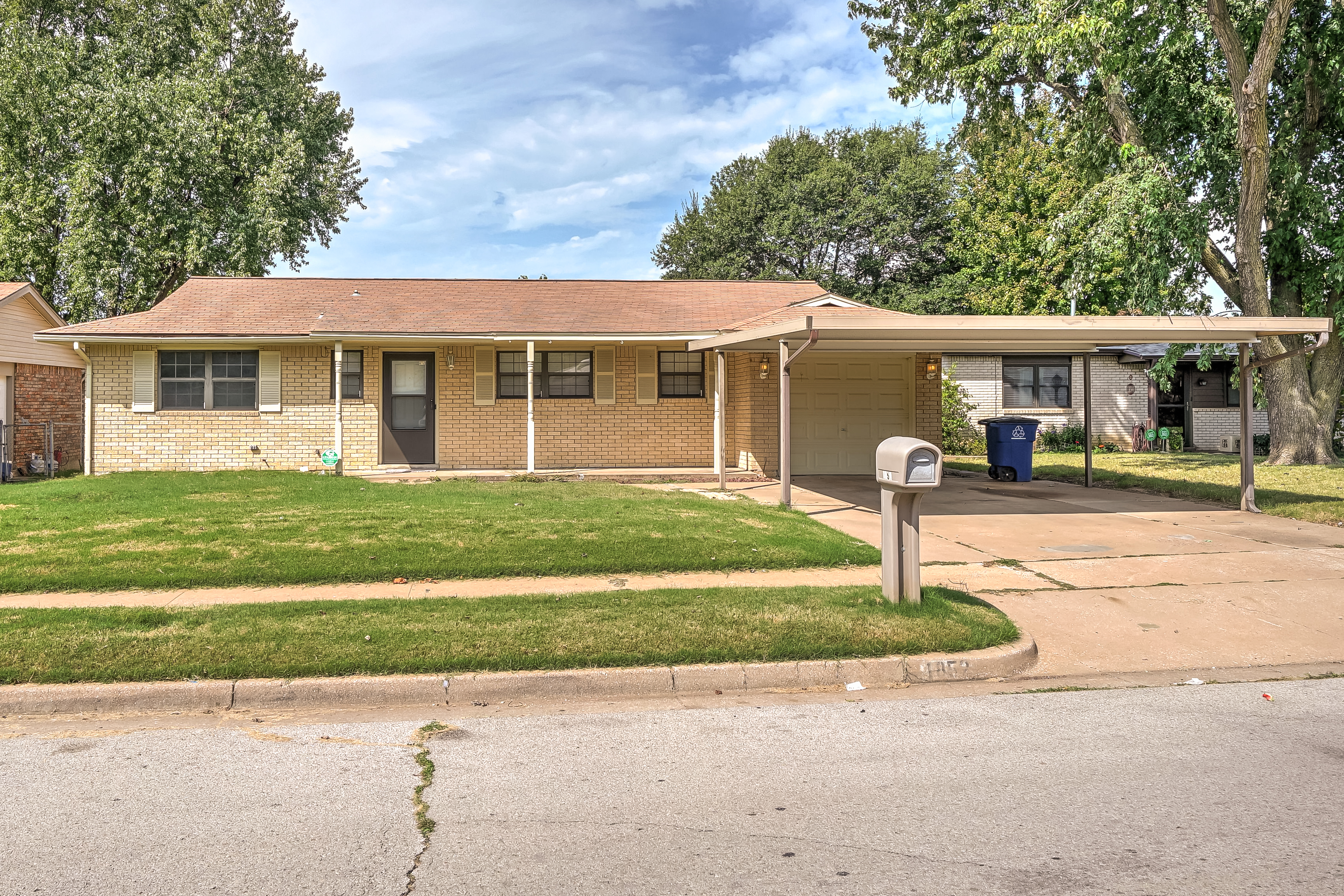 1852 S 123rd East Avenue Property Photo 1