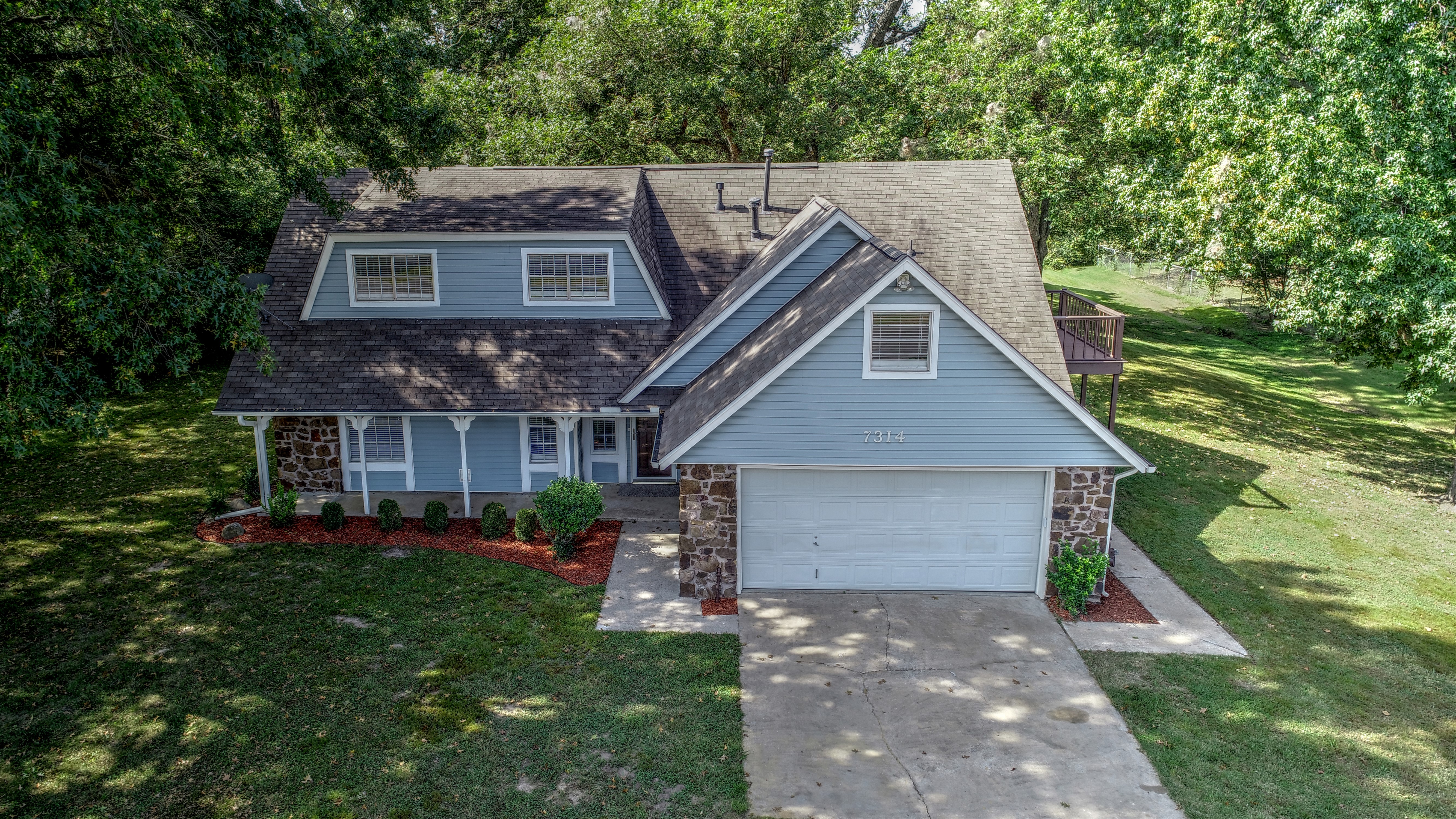 7314 S Dennis Boulevard Property Photo 1
