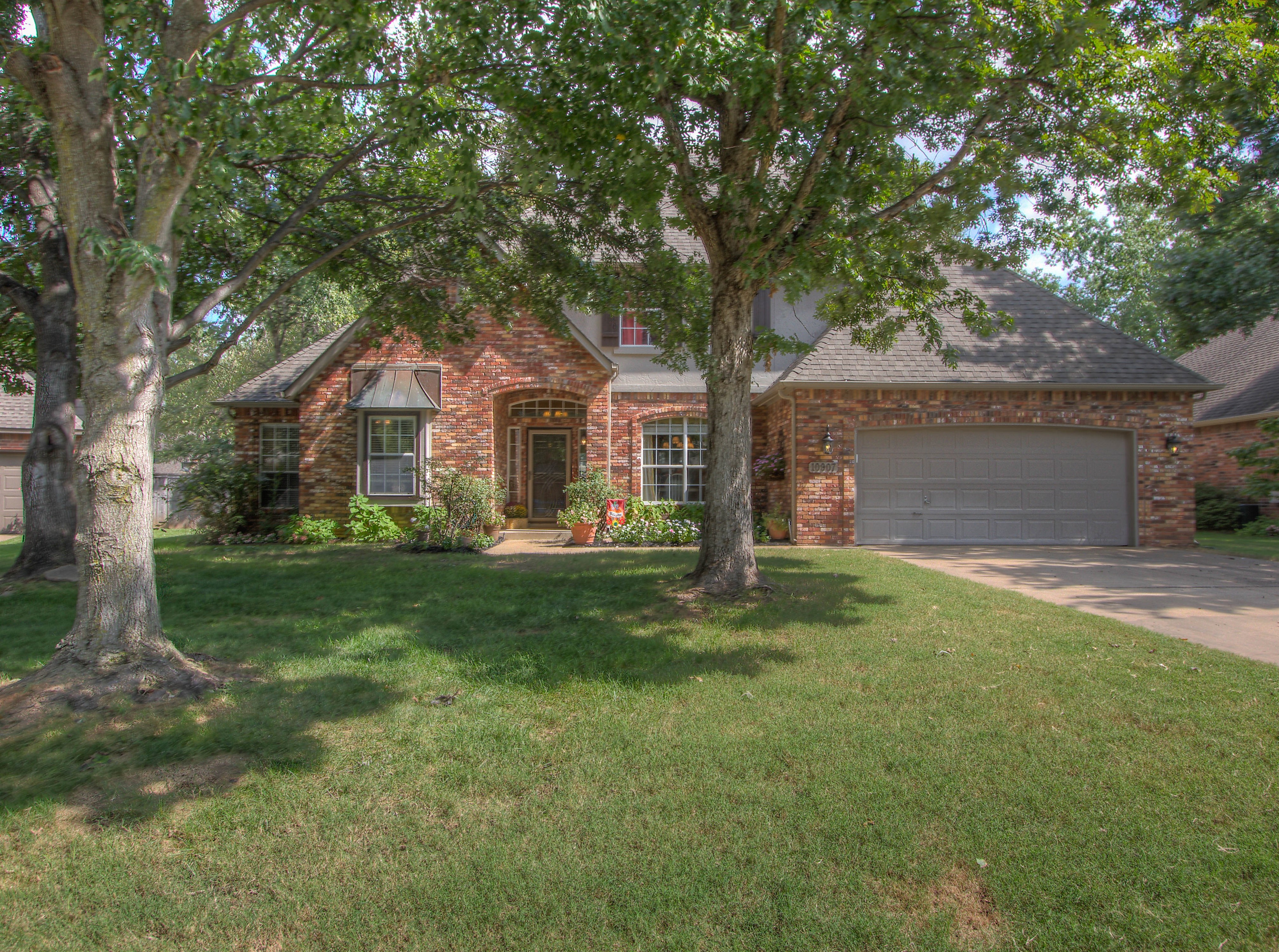 10907 S Darlington Avenue Property Photo 1