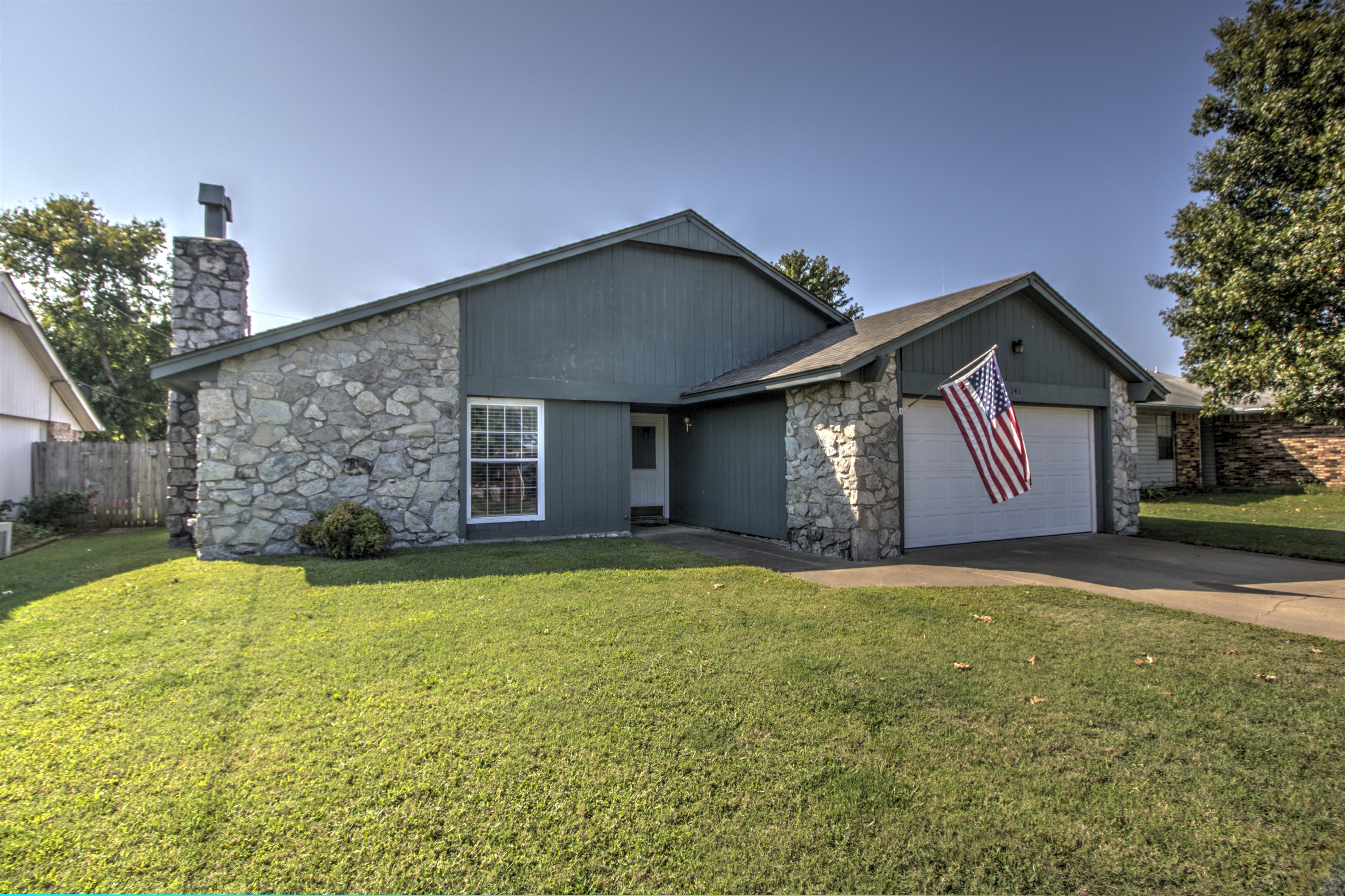 141 N Spruce Avenue Property Photo 1