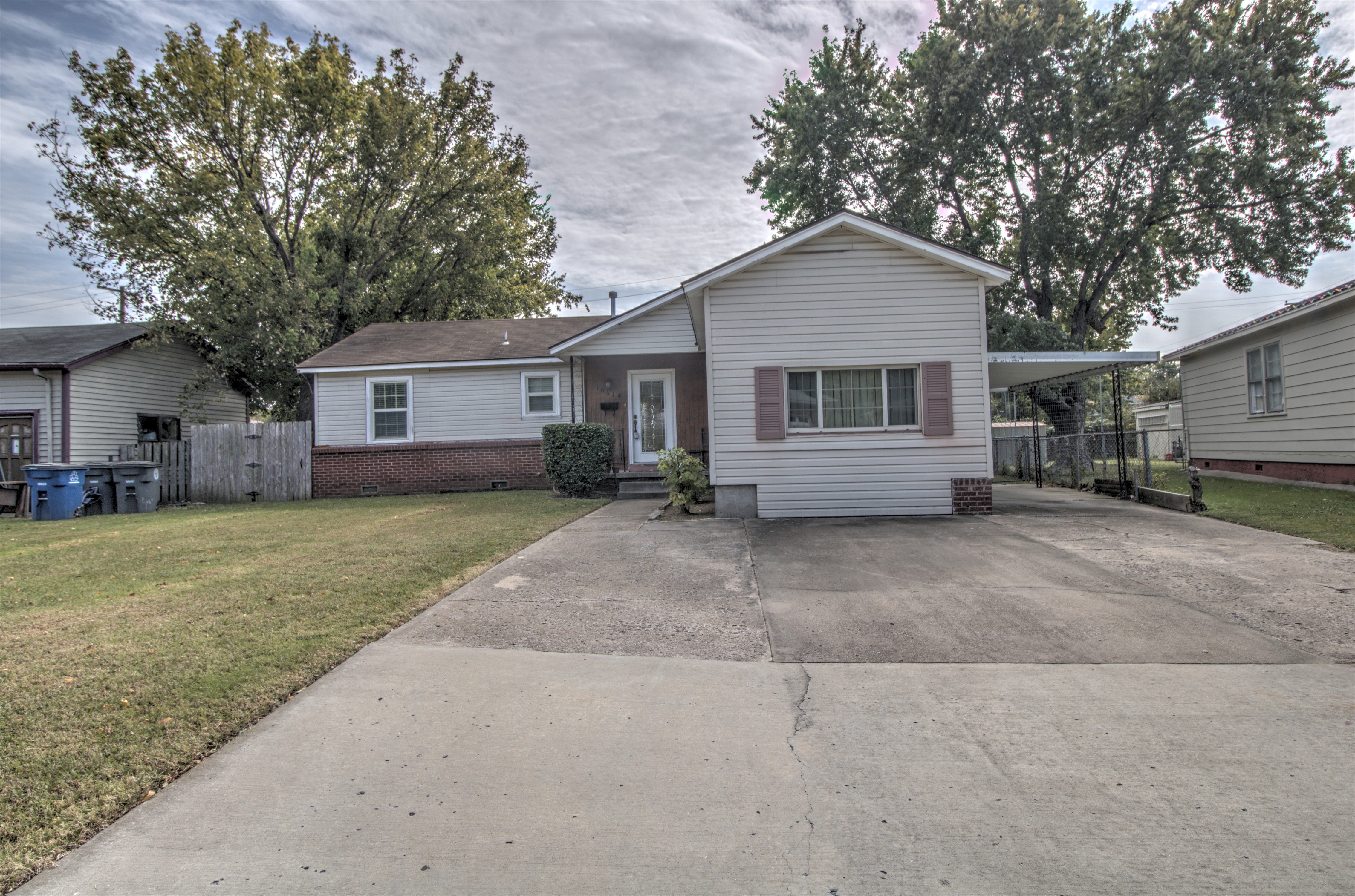 10614 E 4th Street Property Photo 1