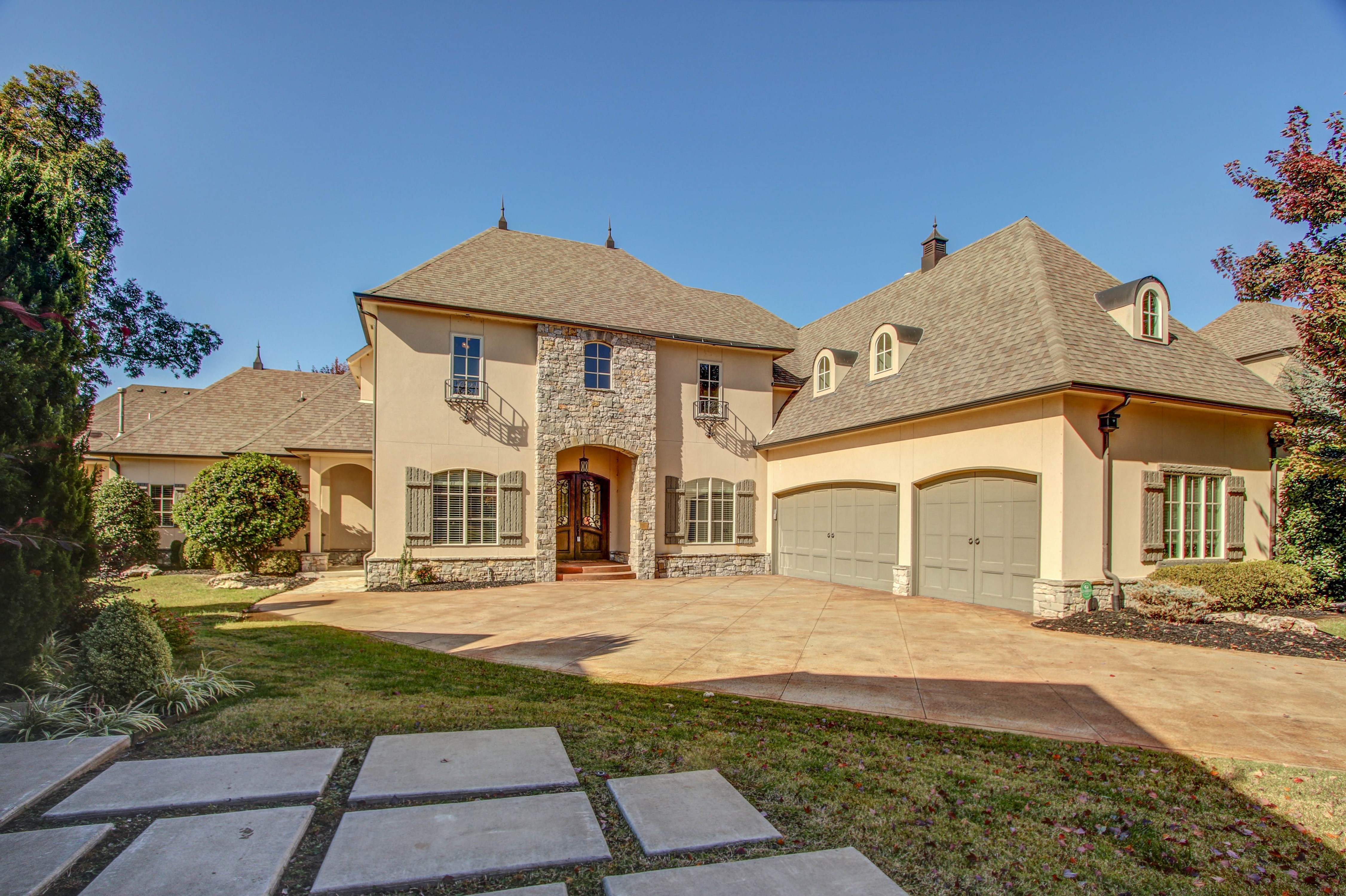 11710 S Quebec Avenue Property Photo 1